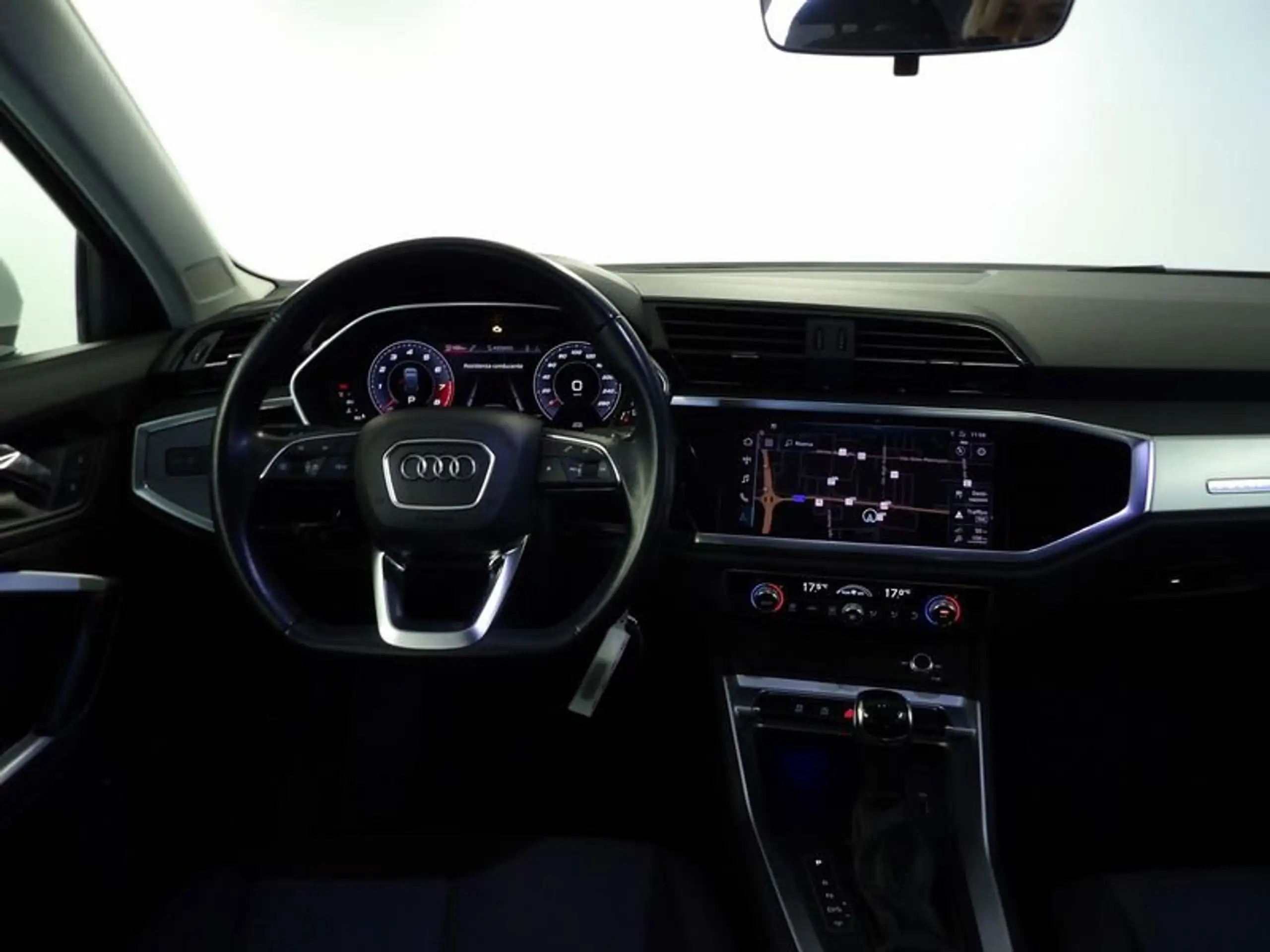 Audi - Q3