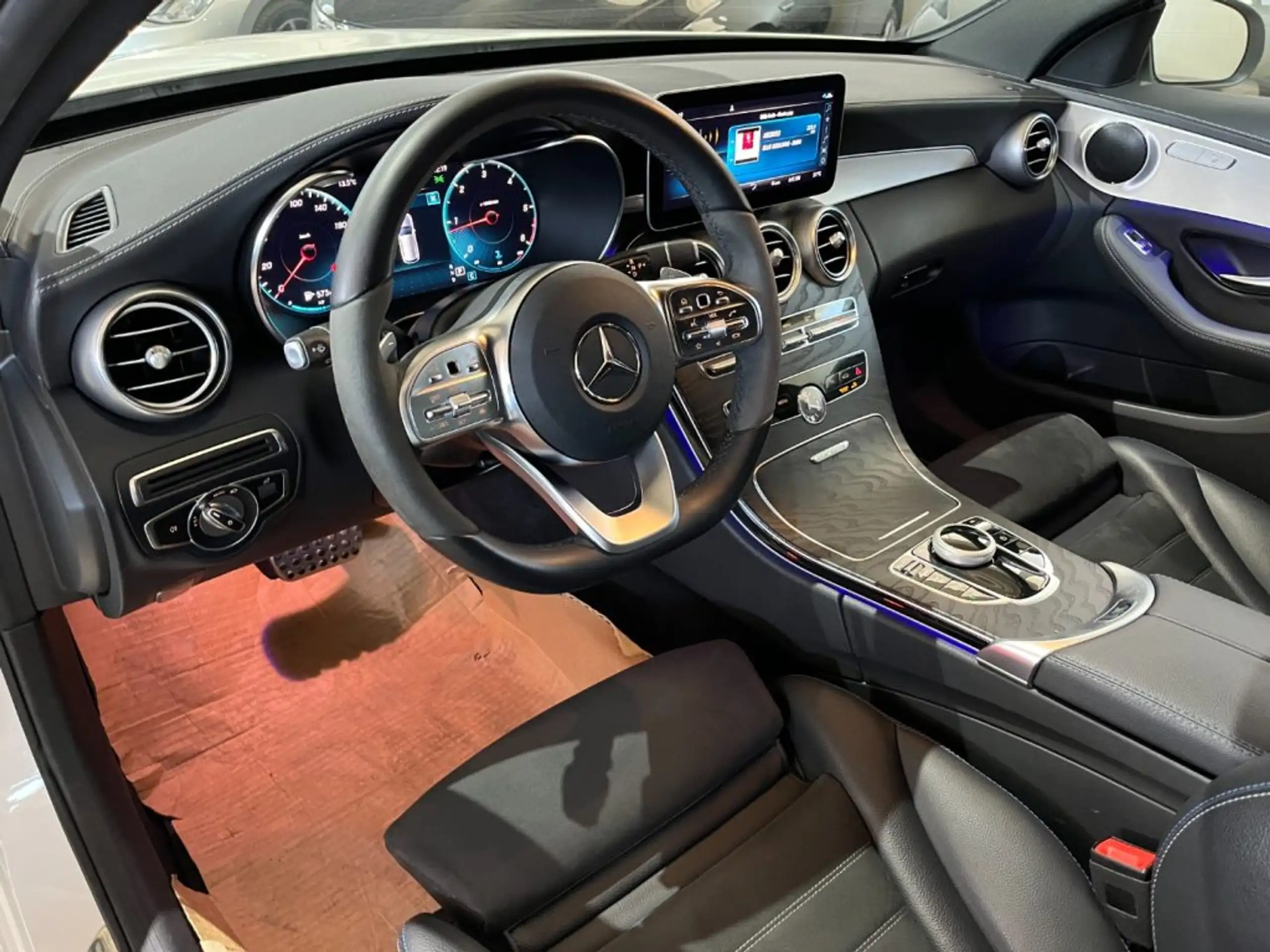 Mercedes-Benz - C 220