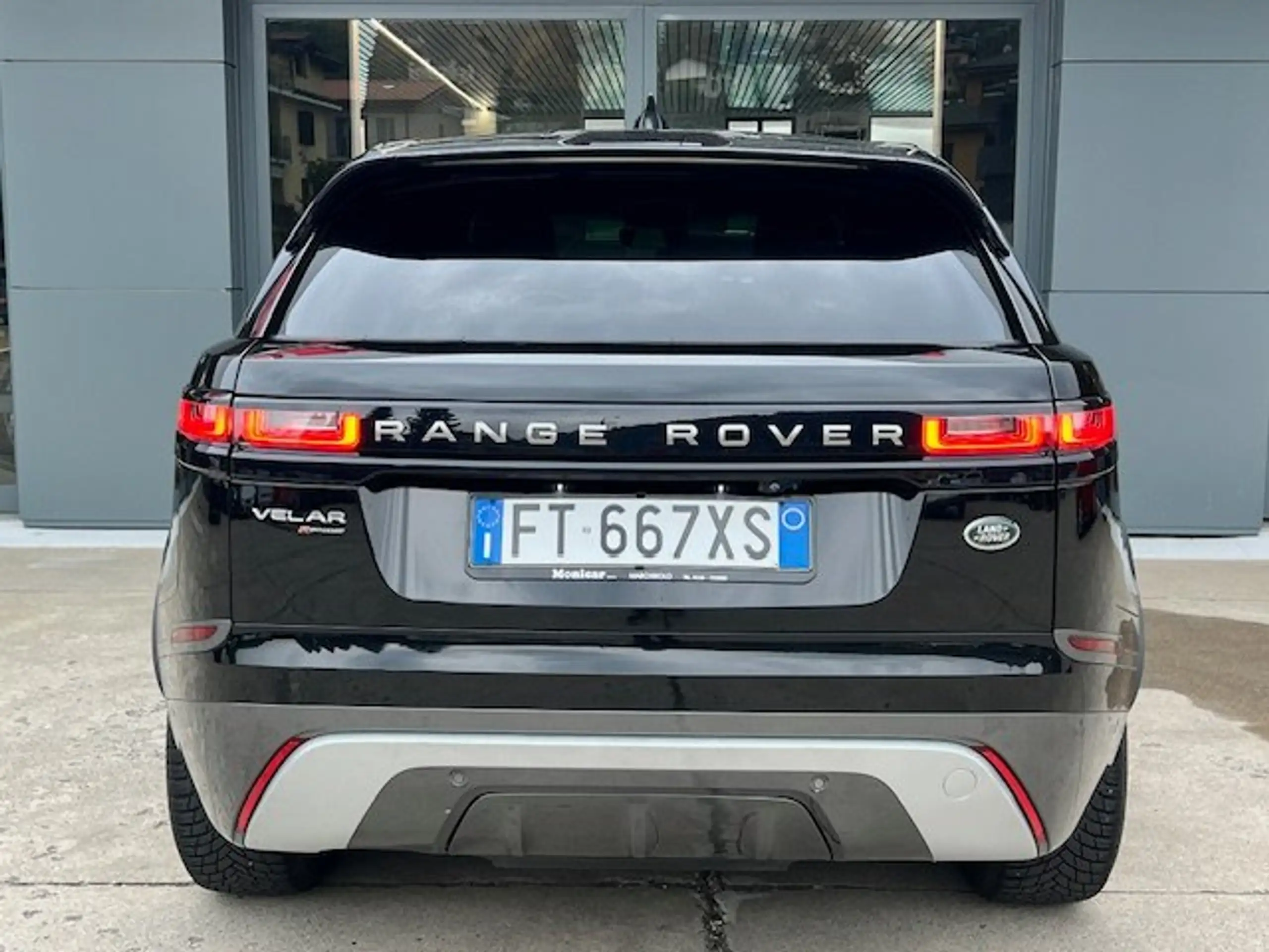 Land Rover - Range Rover Velar