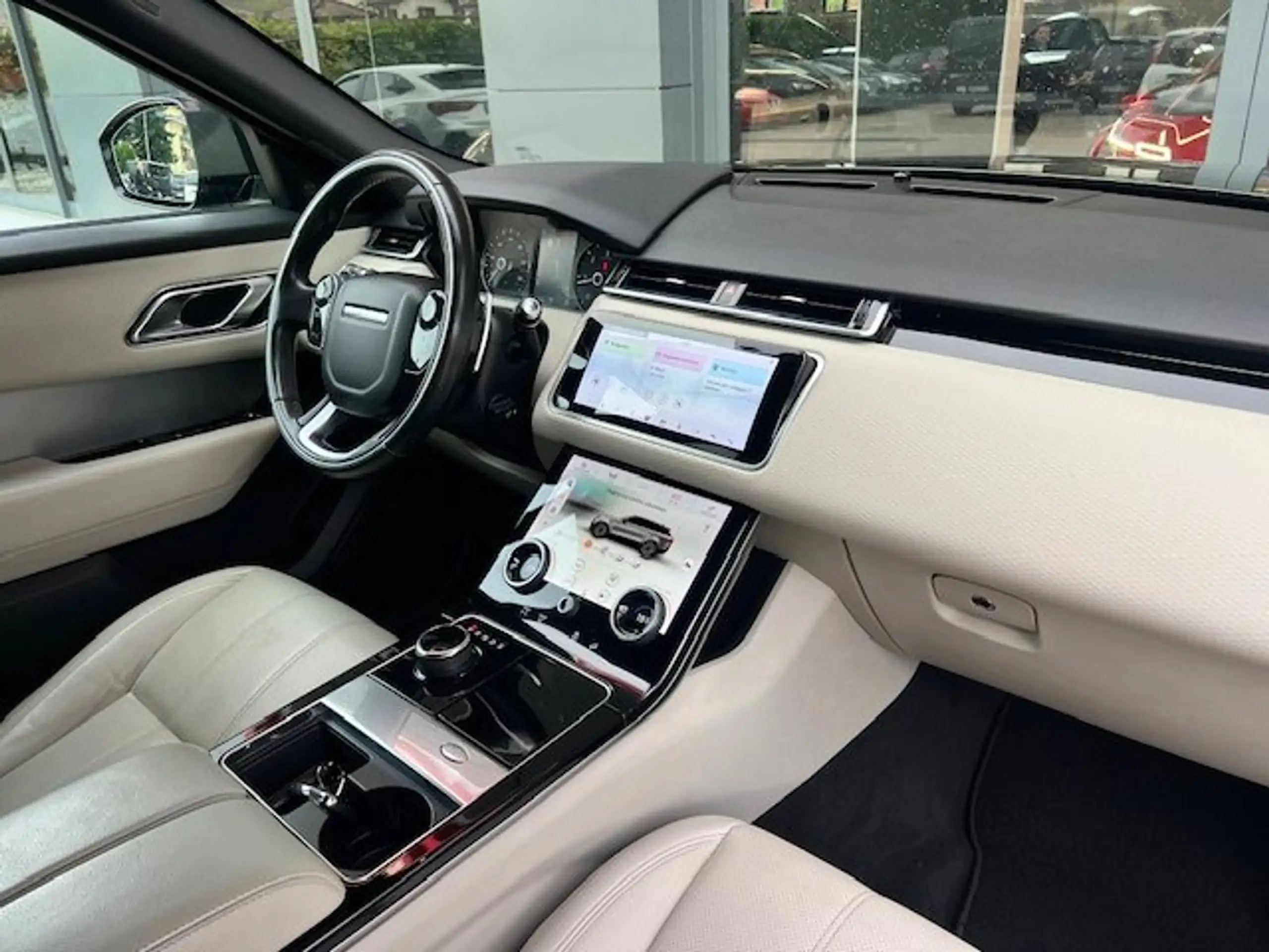 Land Rover - Range Rover Velar