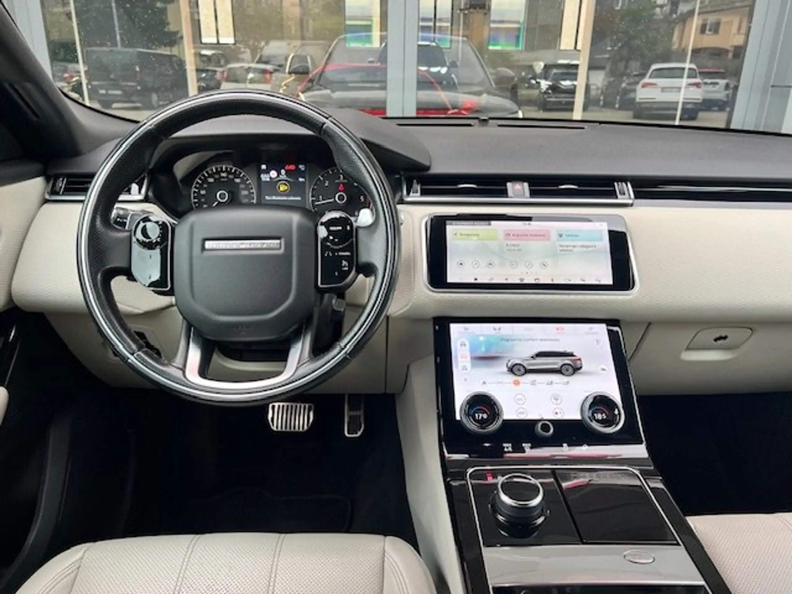 Land Rover - Range Rover Velar