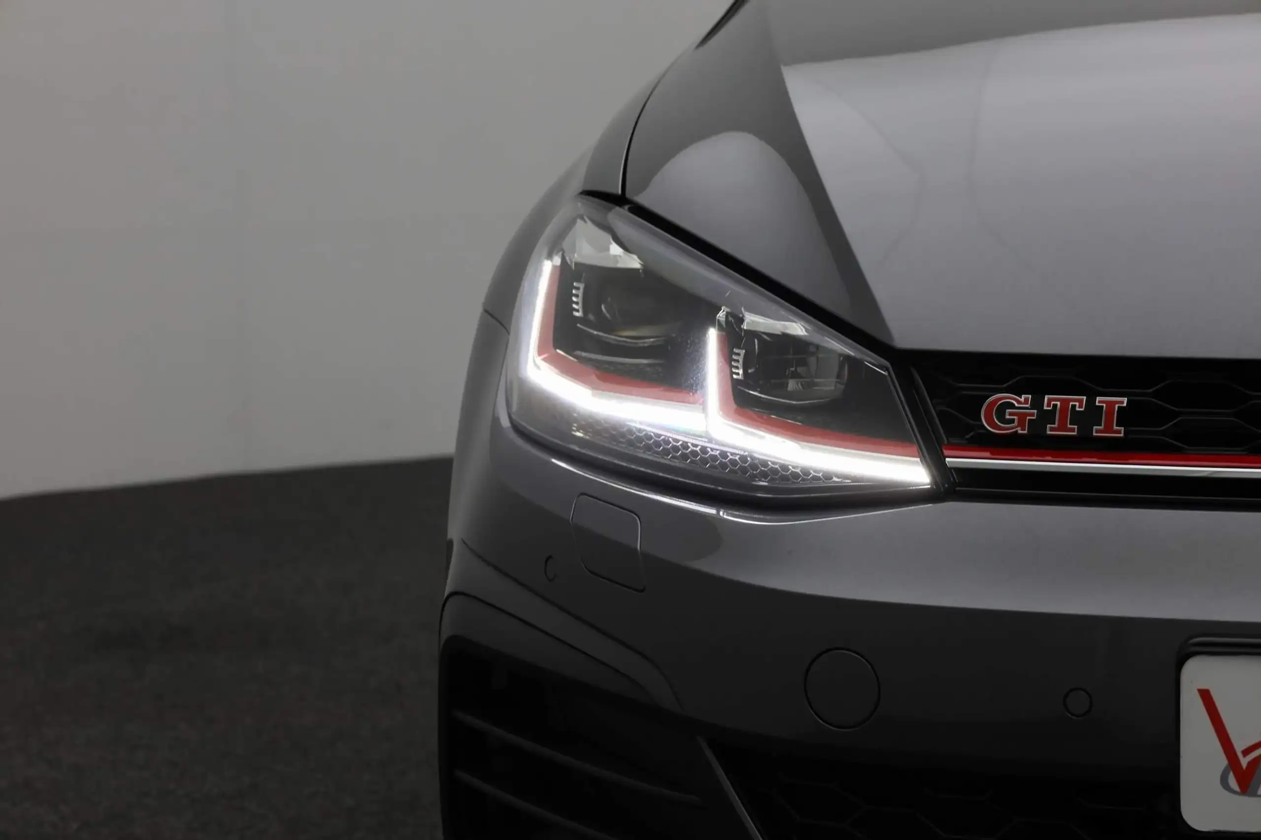 Volkswagen - Golf GTI