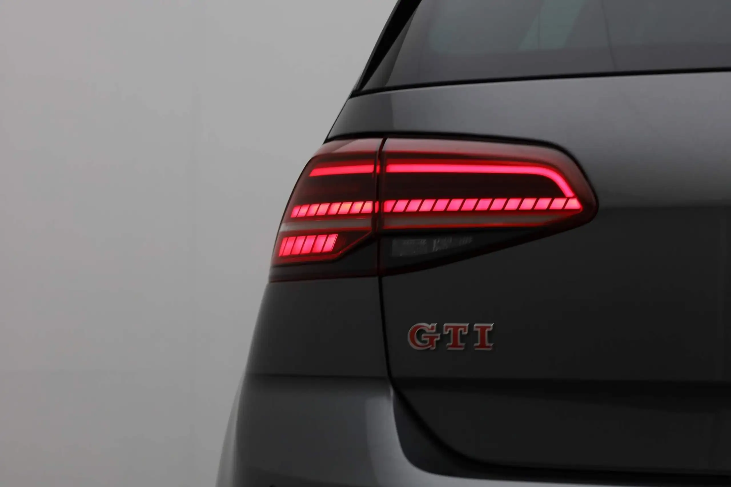 Volkswagen - Golf GTI