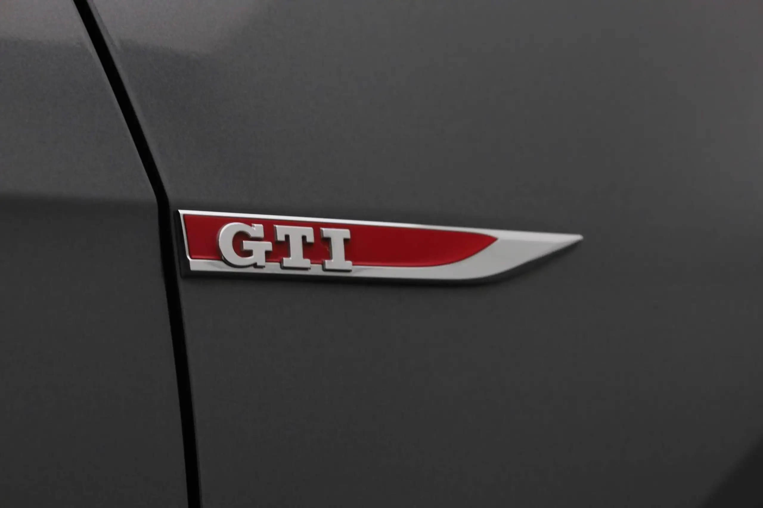 Volkswagen - Golf GTI