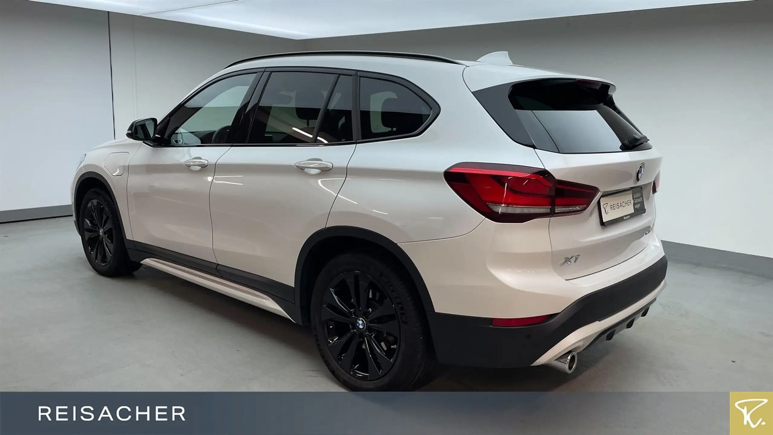 BMW - X1