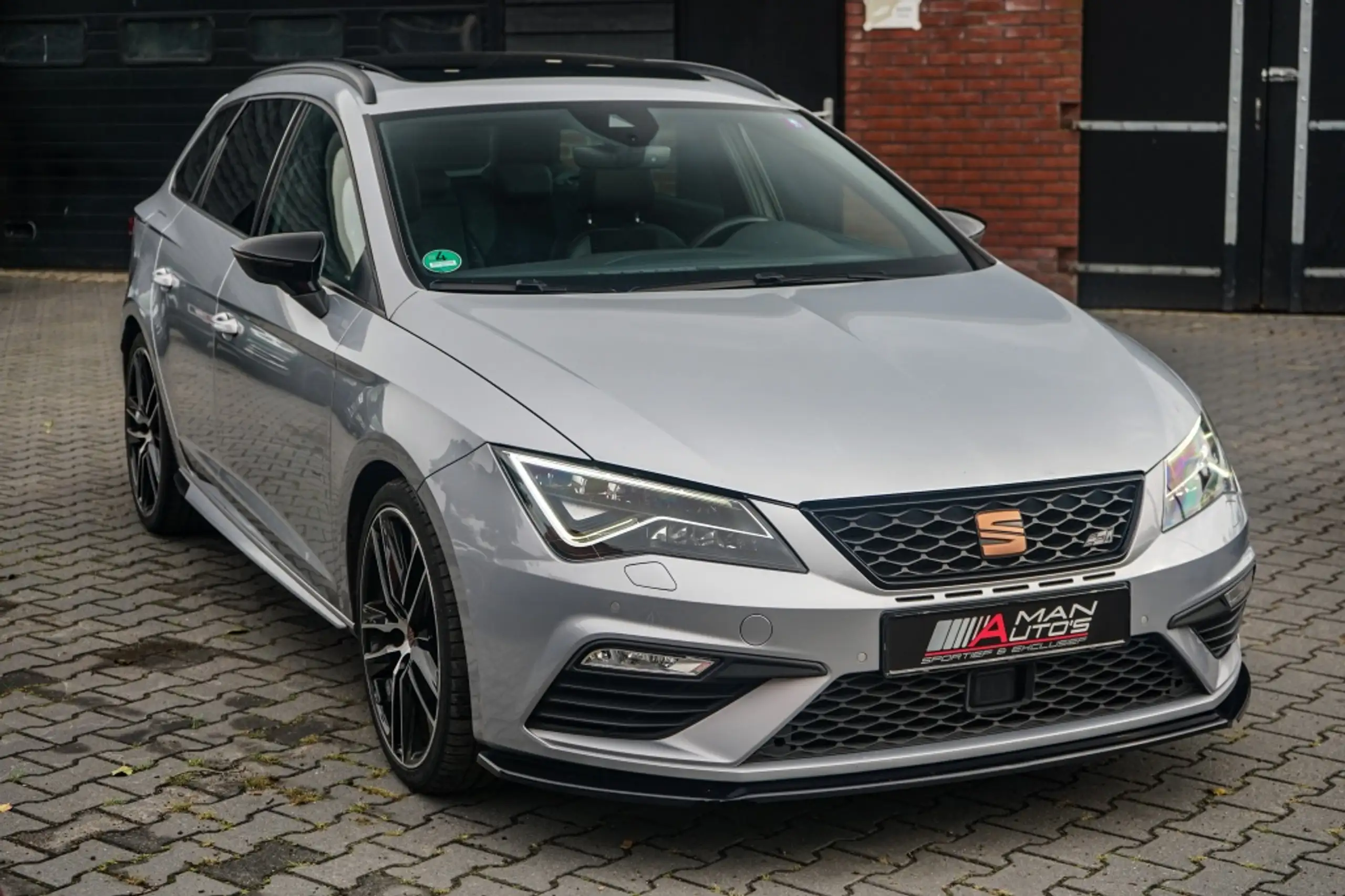 SEAT - Leon