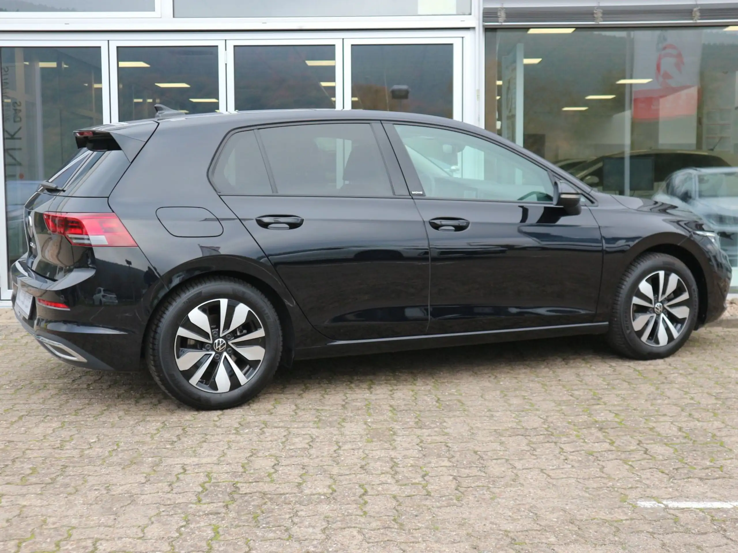 Volkswagen - Golf