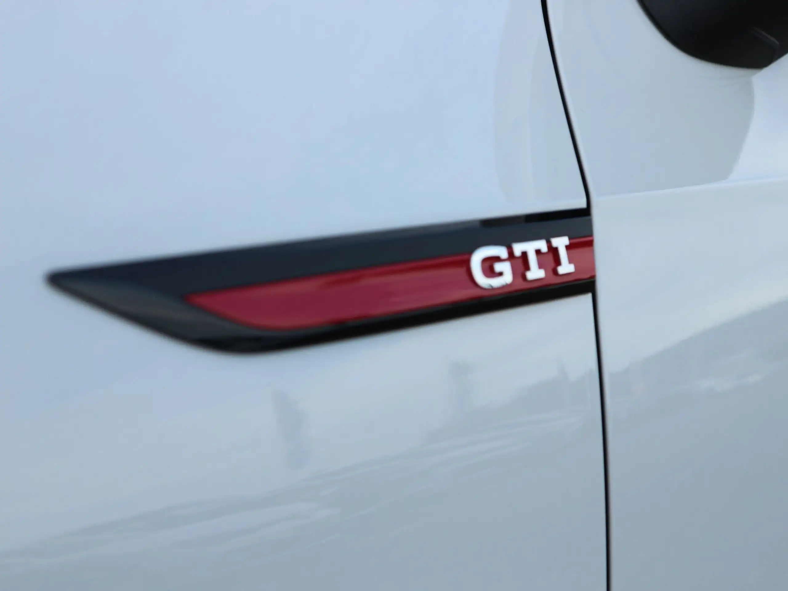 Volkswagen - Golf GTI