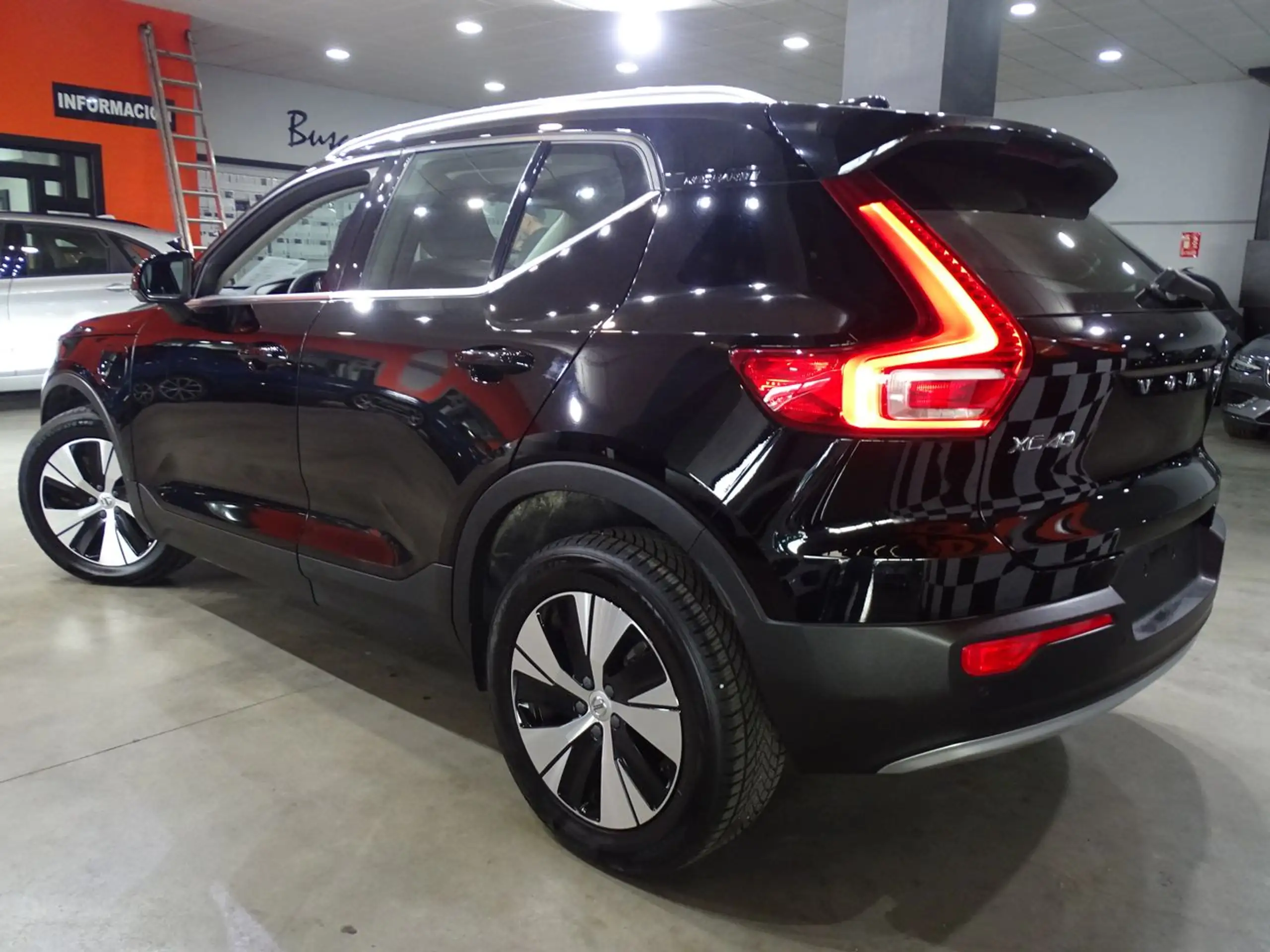 Volvo - XC40