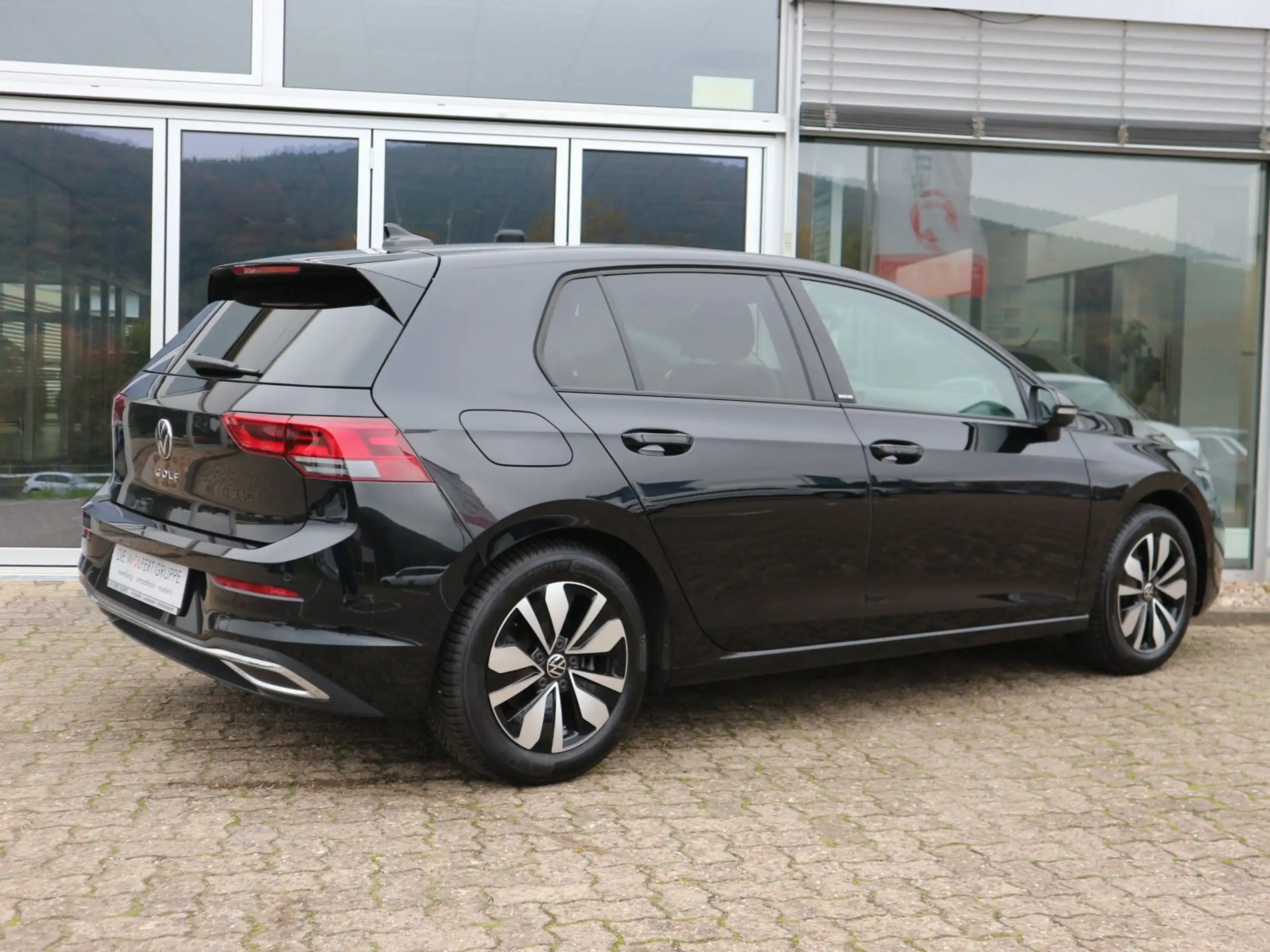 Volkswagen - Golf