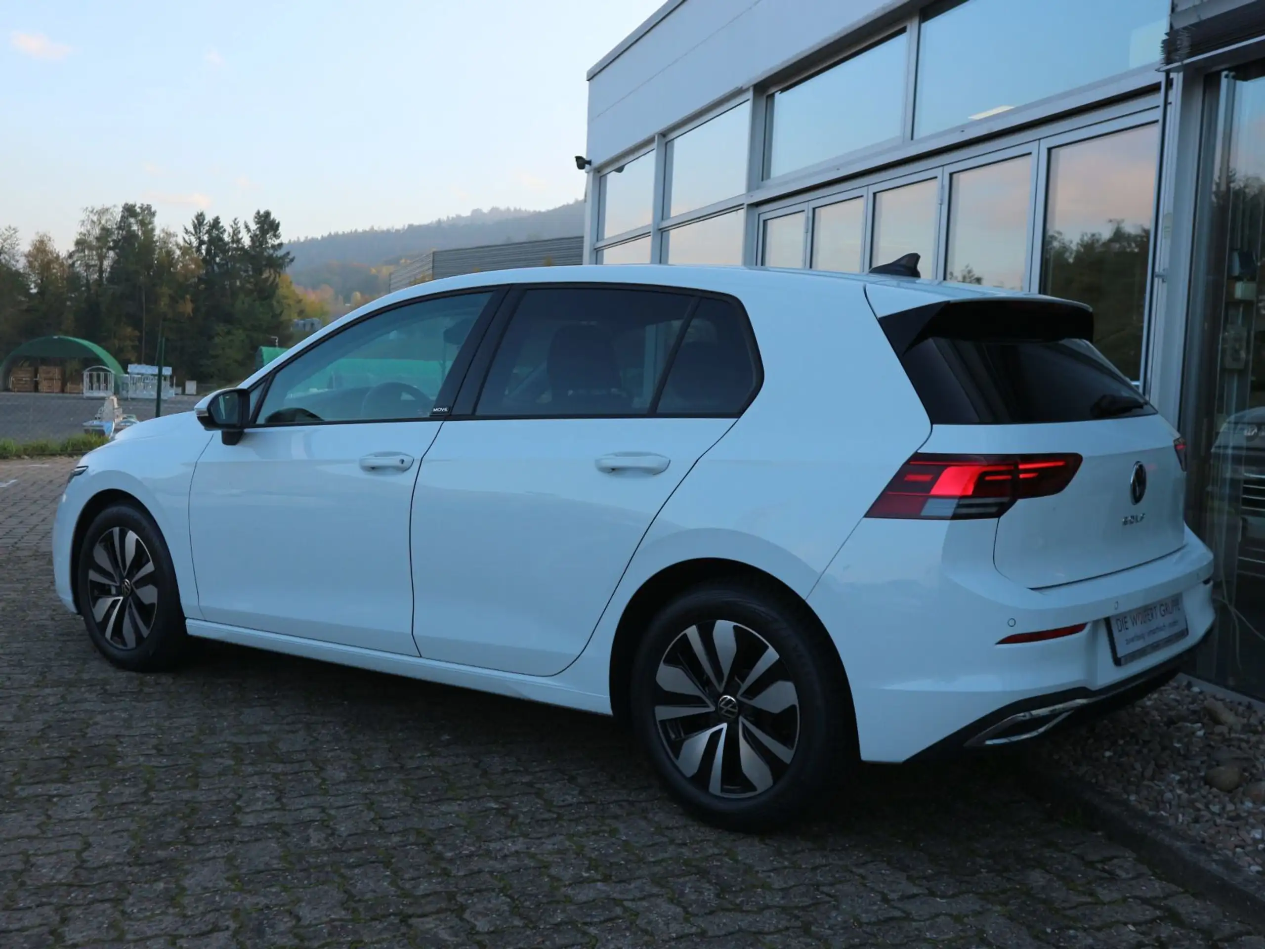 Volkswagen - Golf