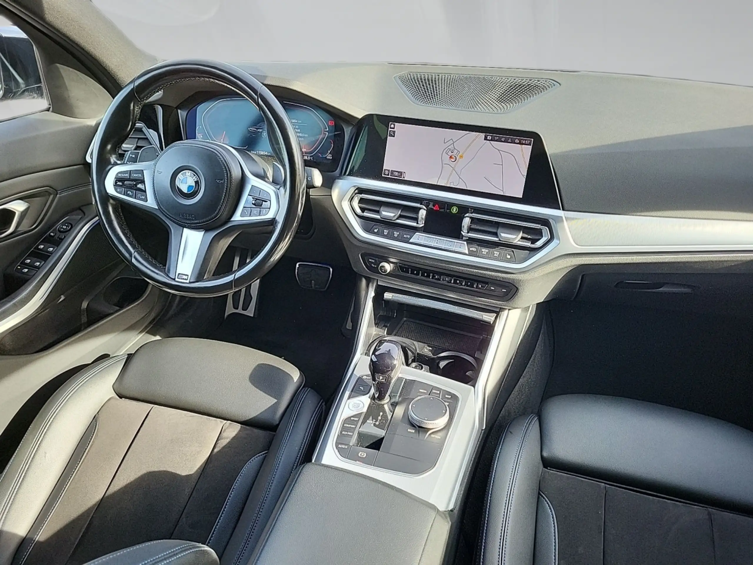 BMW - 320