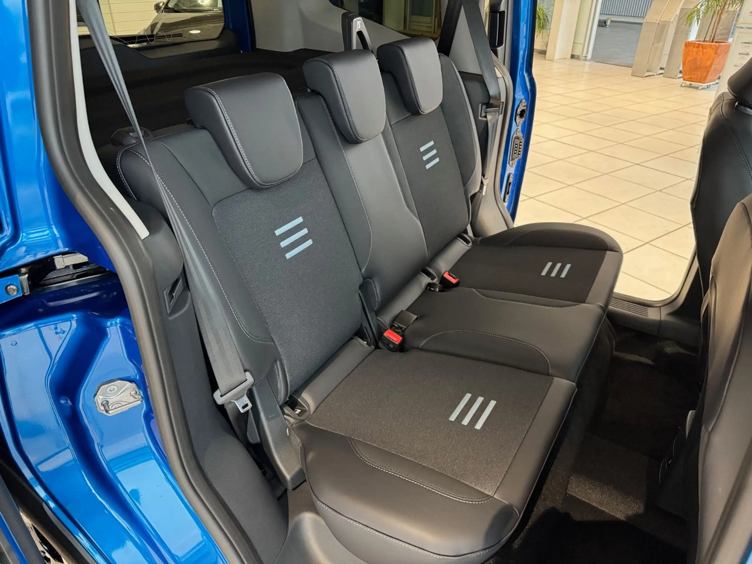 Ford - Tourneo Courier