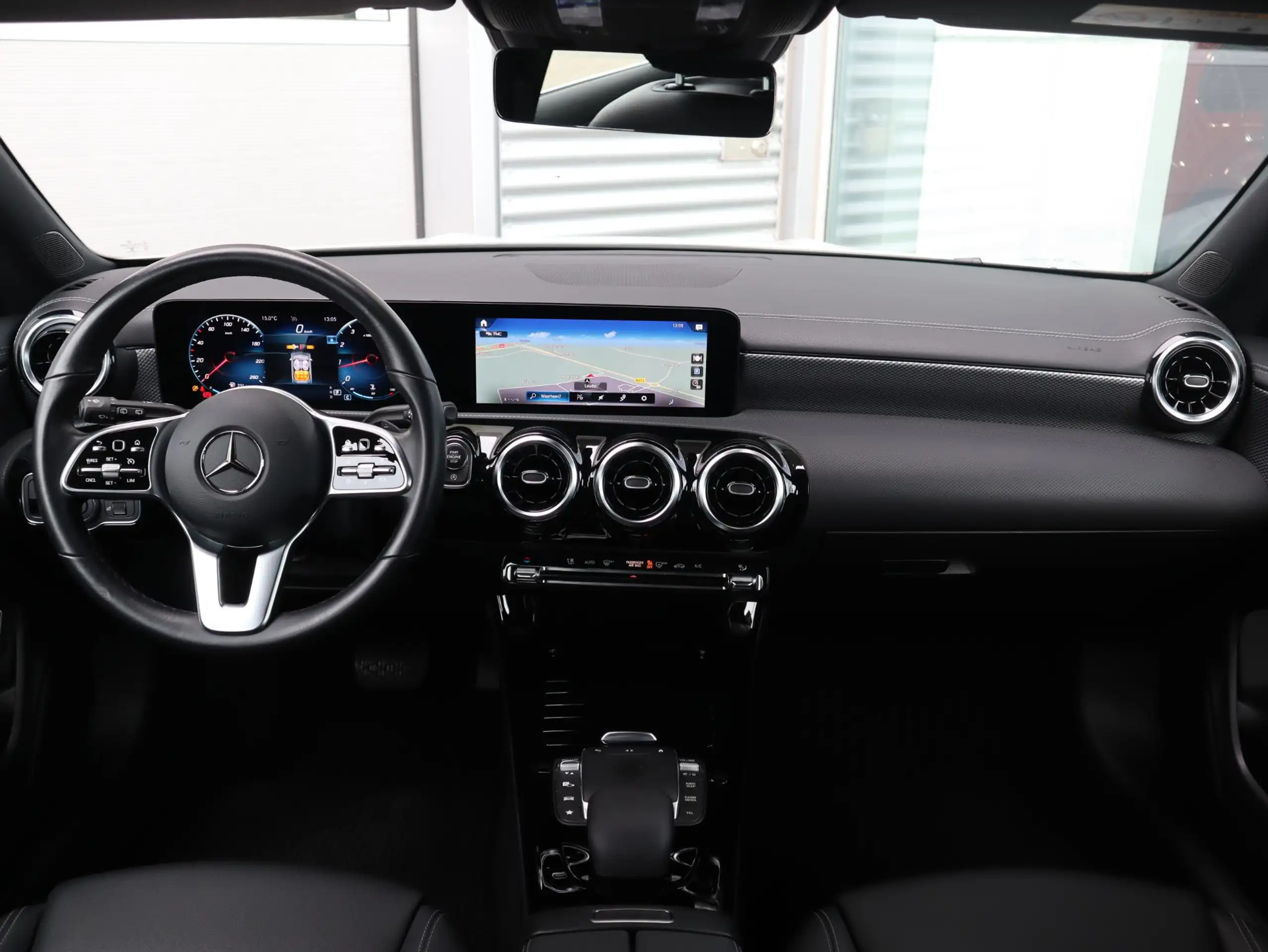 Mercedes-Benz - CLA 180