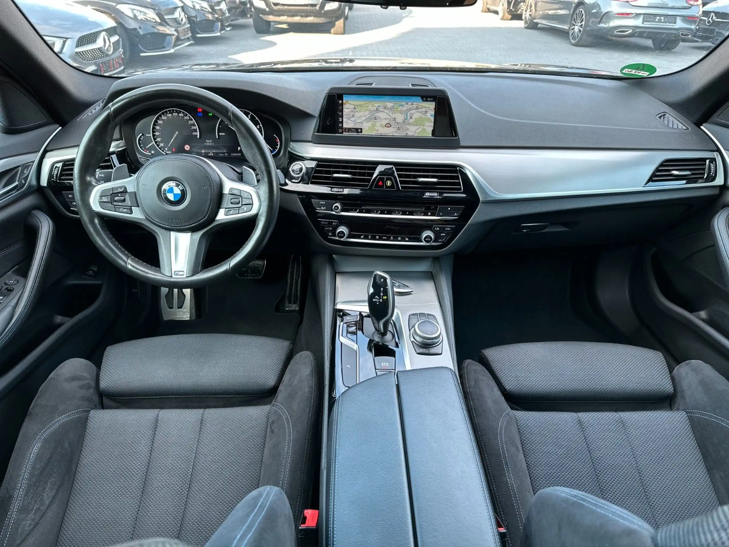 BMW - 520