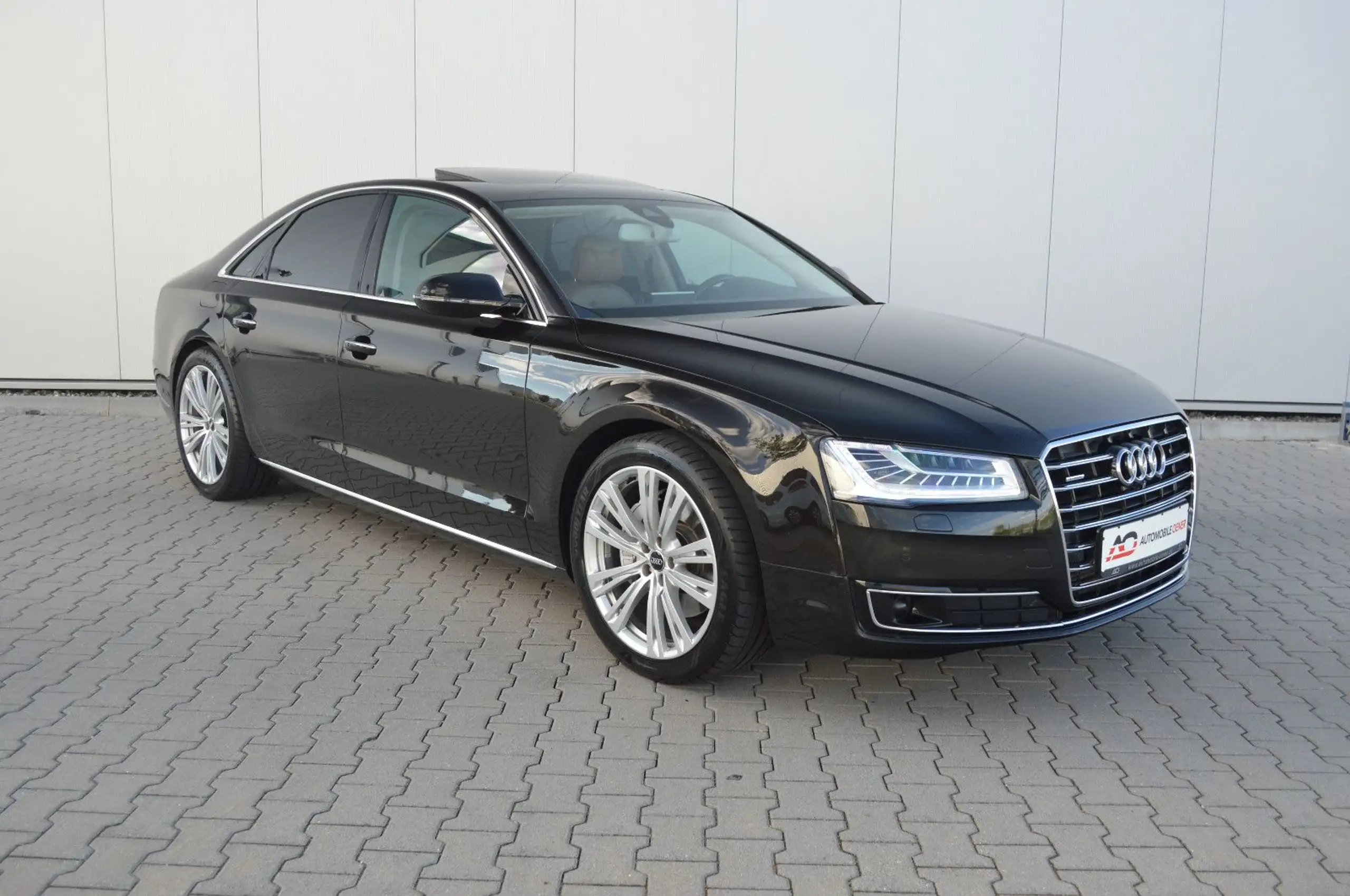 Audi - A8