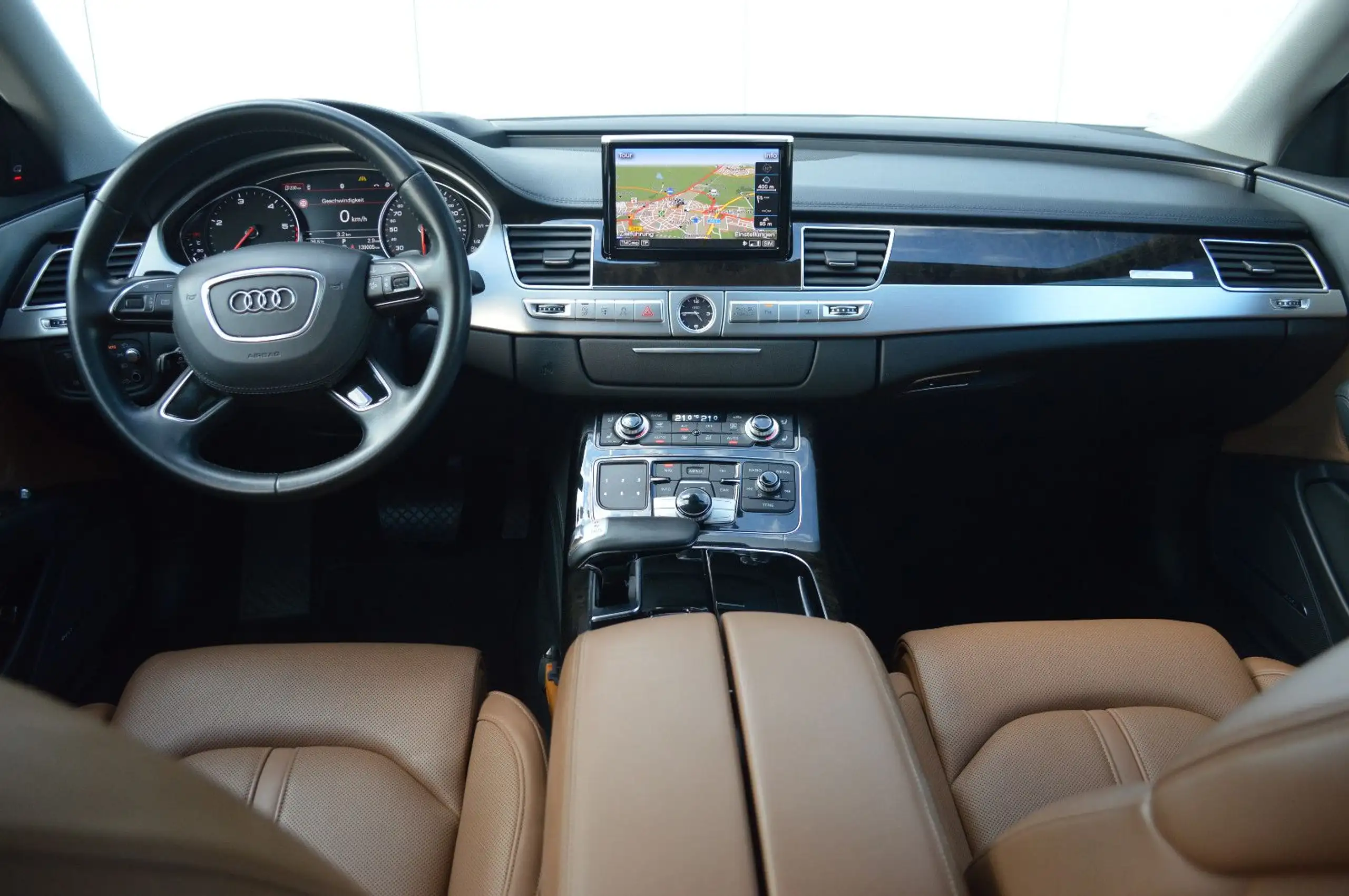 Audi - A8