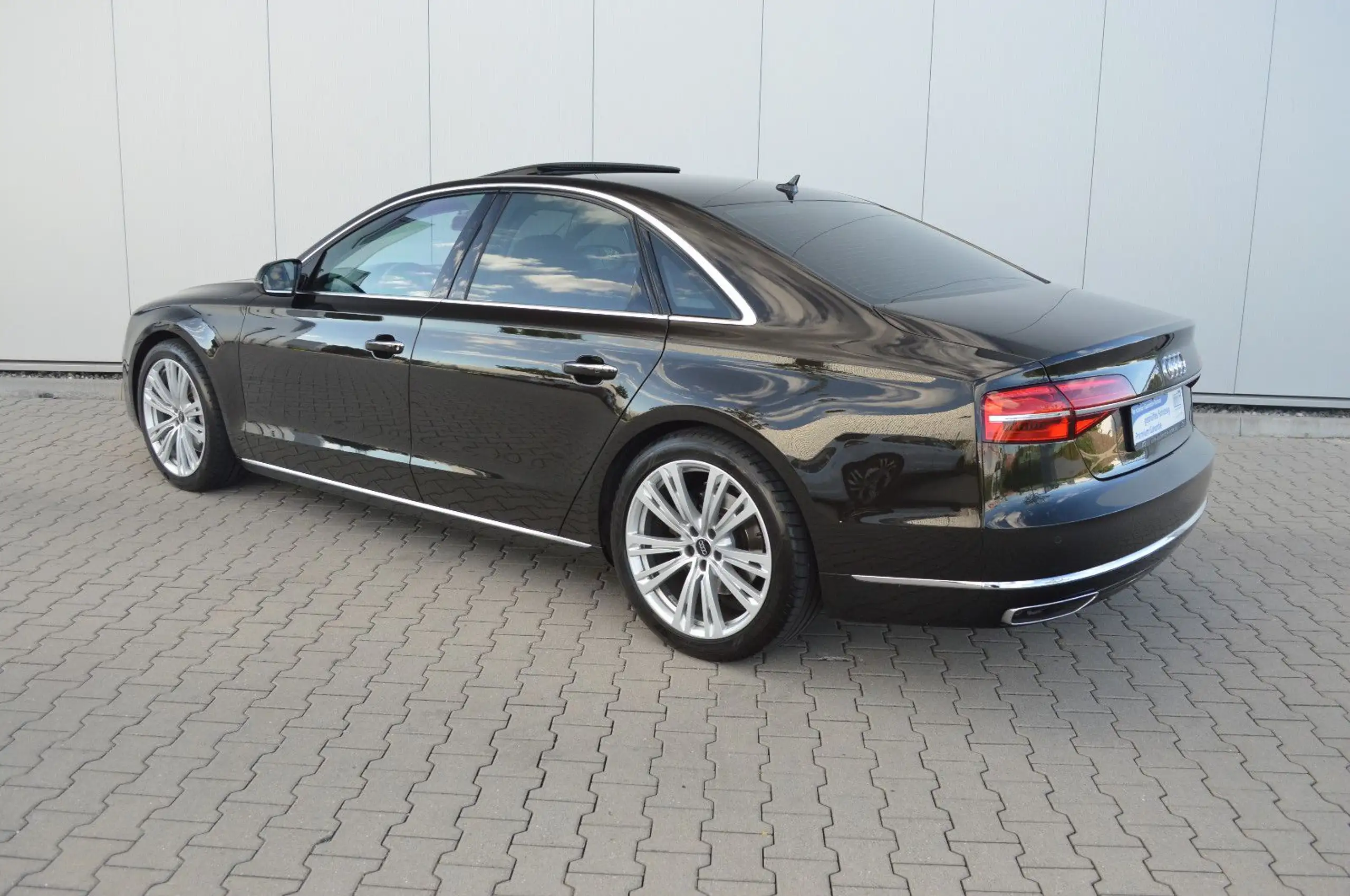 Audi - A8