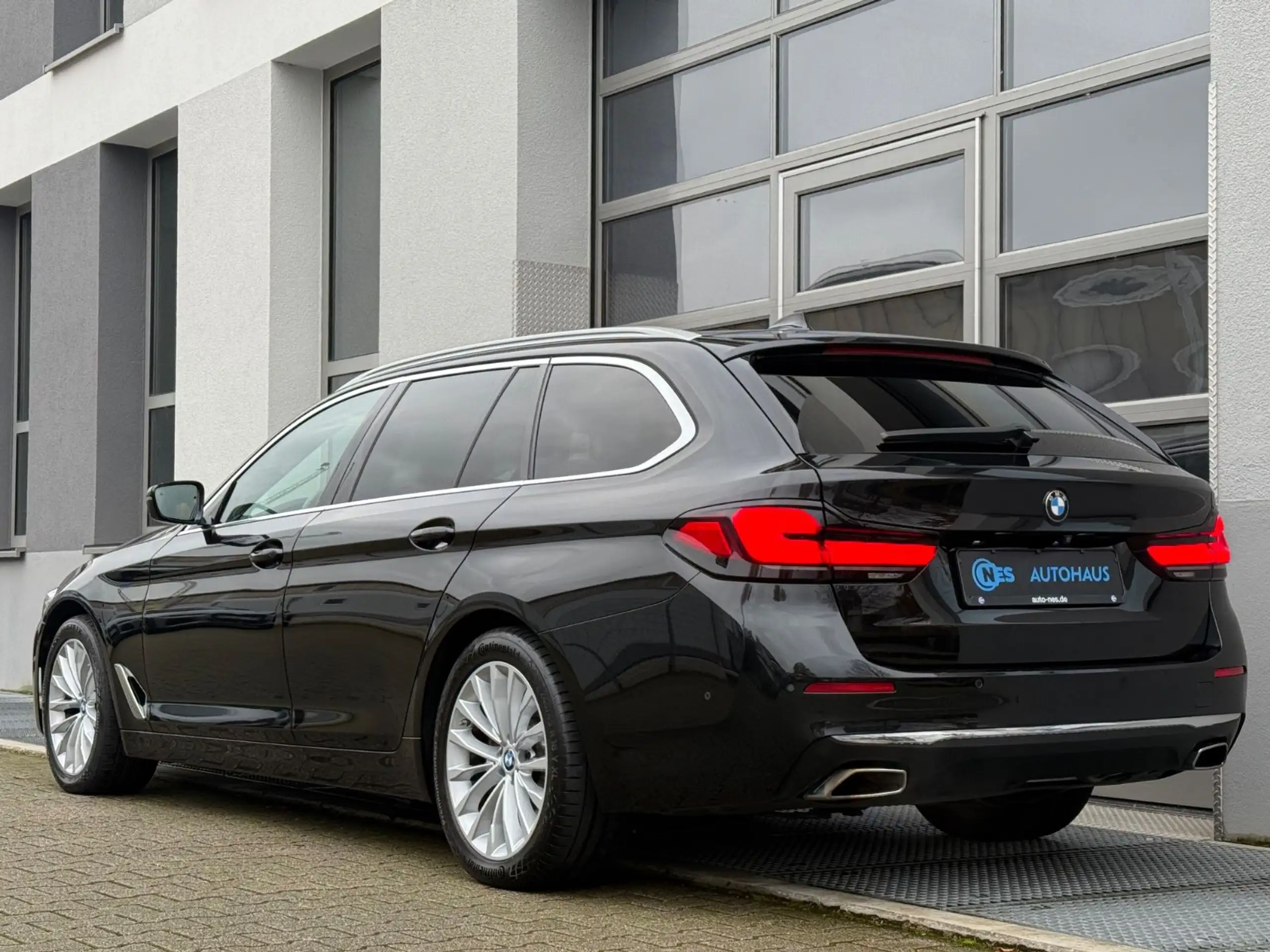 BMW - 520