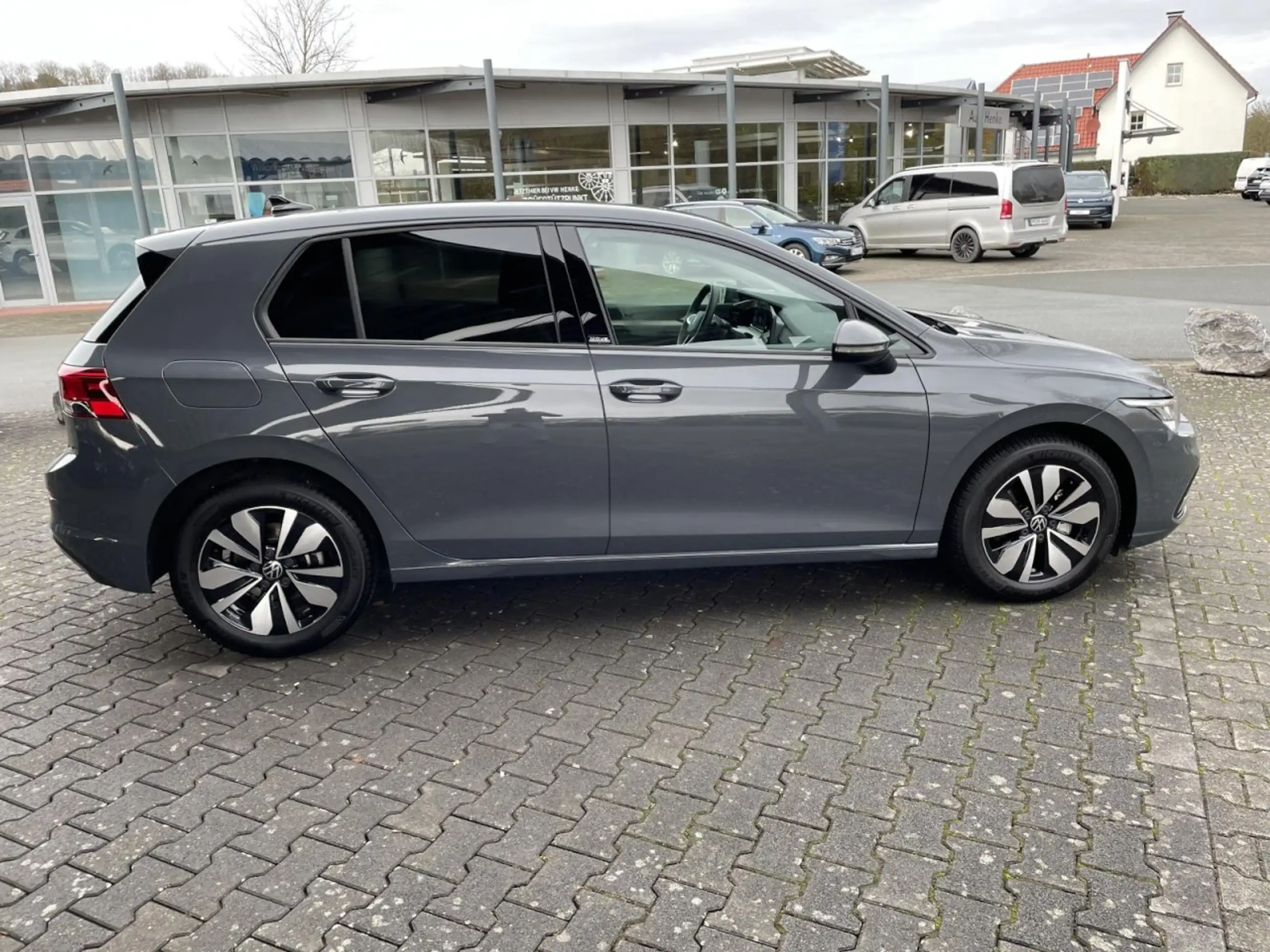 Volkswagen - Golf