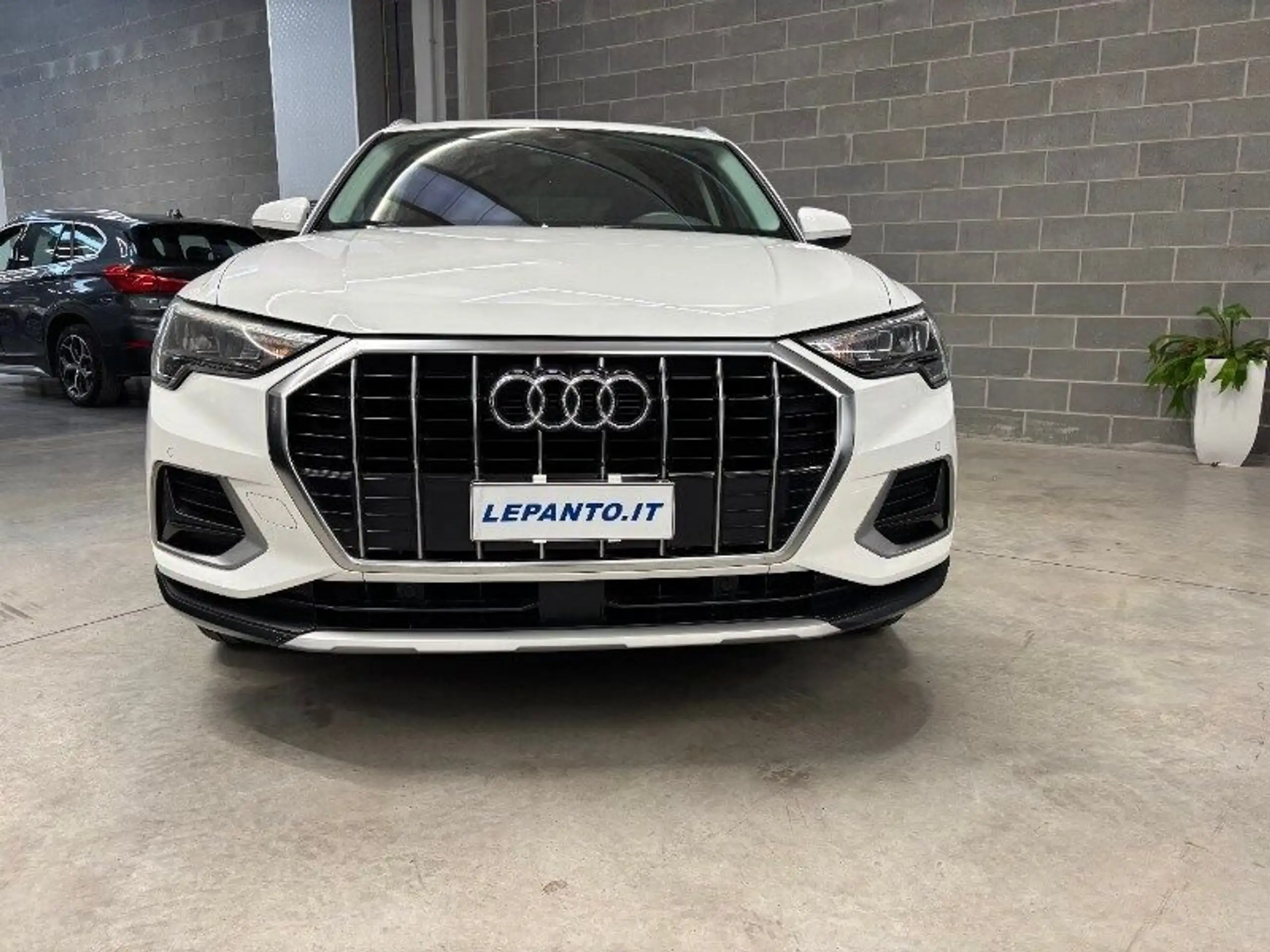 Audi - Q3