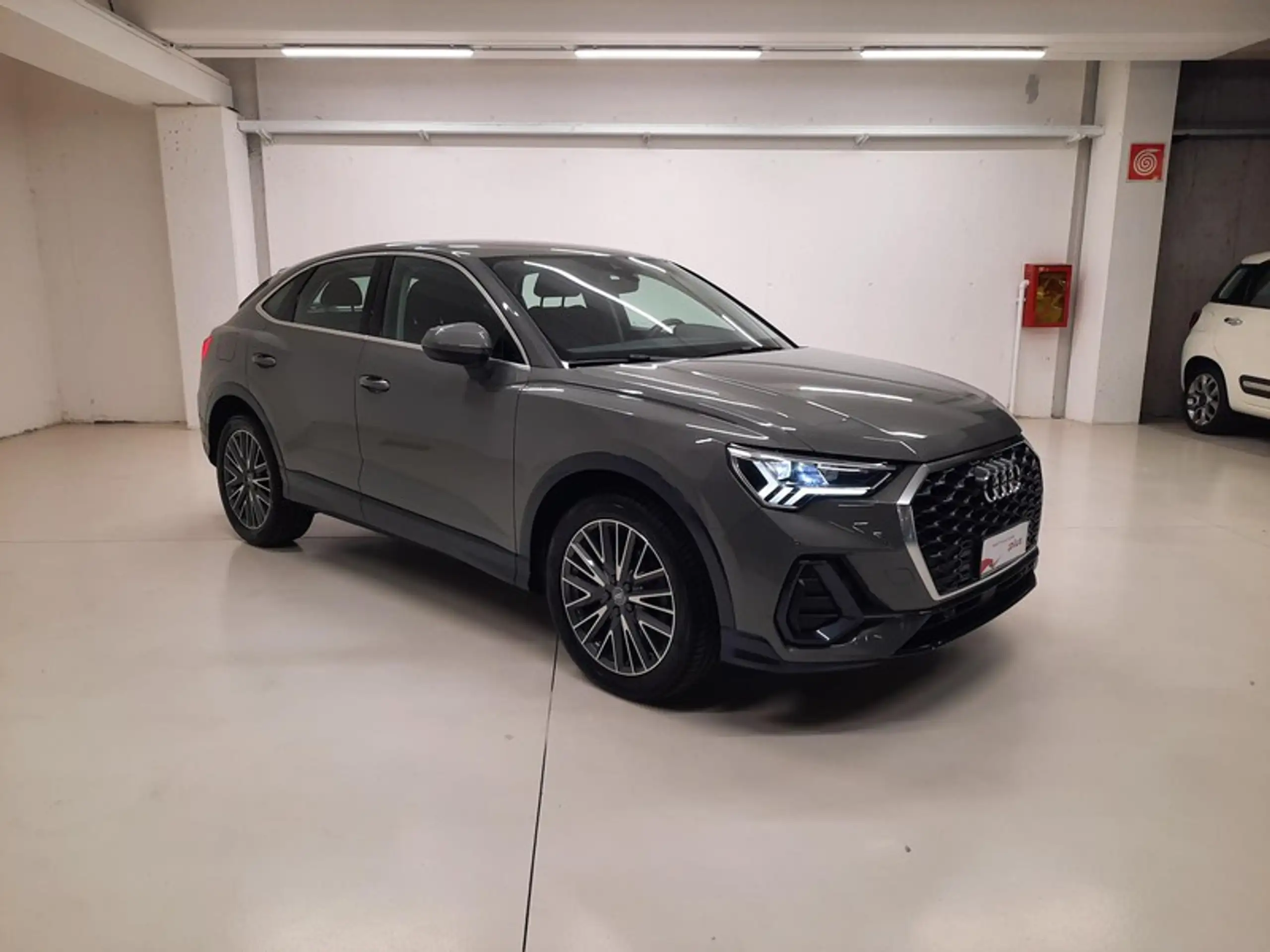 Audi - Q3