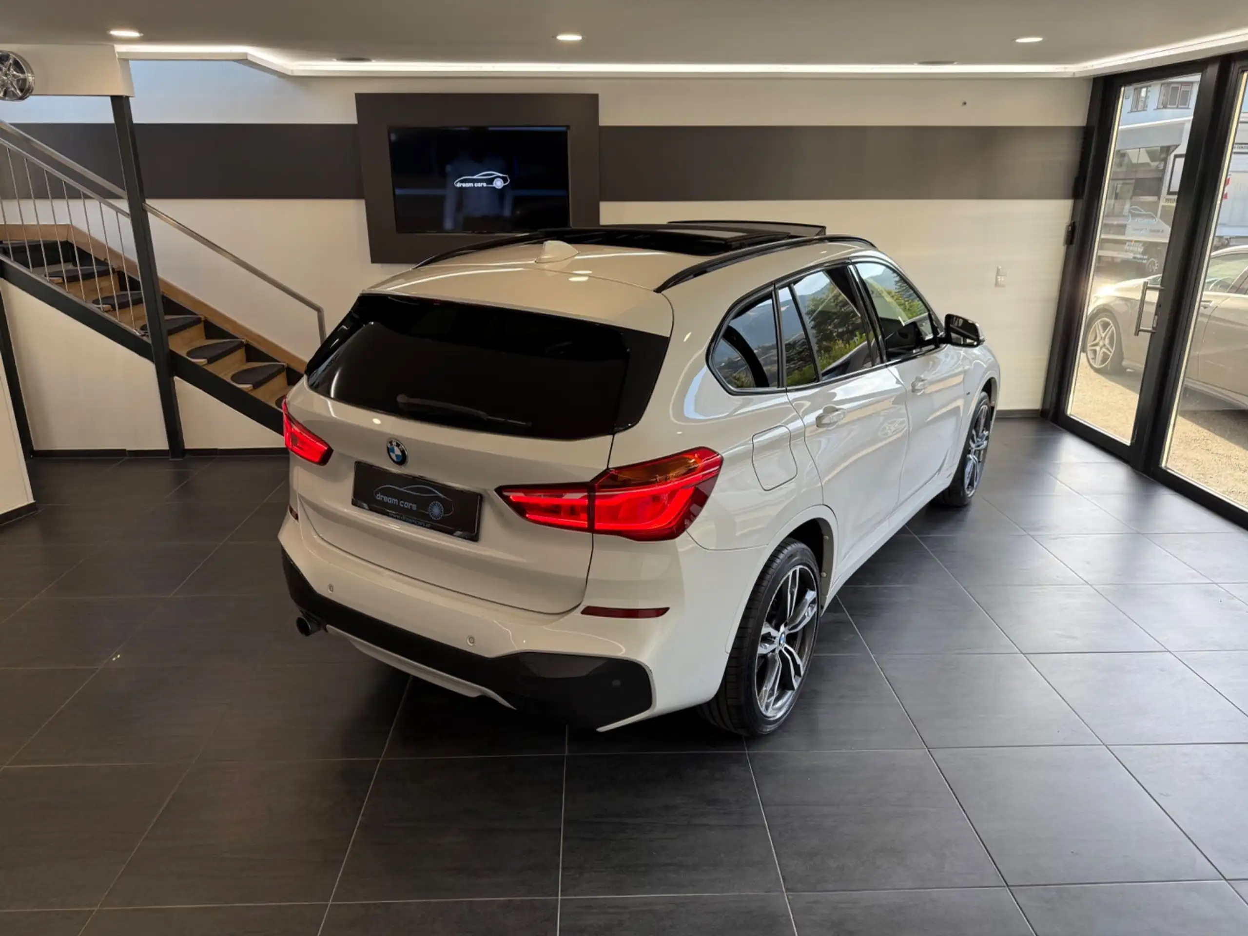 BMW - X1