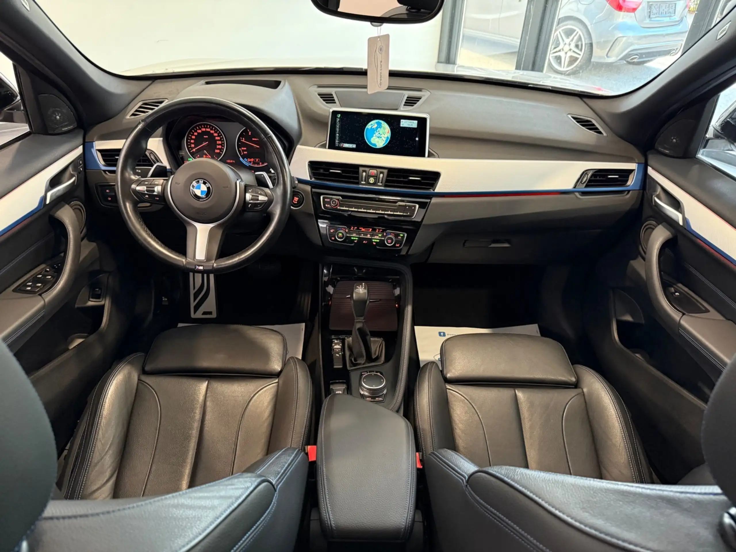 BMW - X1