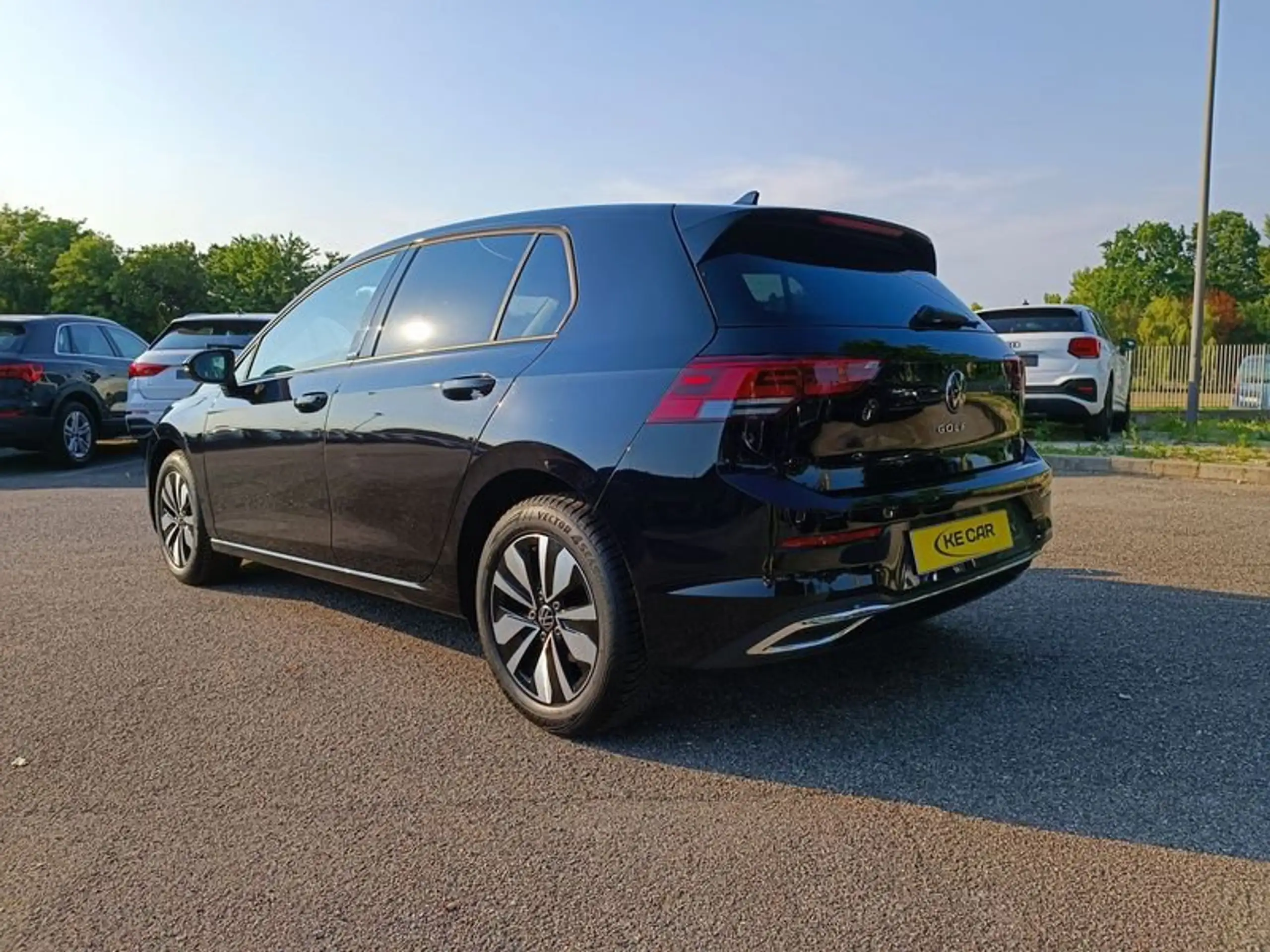 Volkswagen - Golf