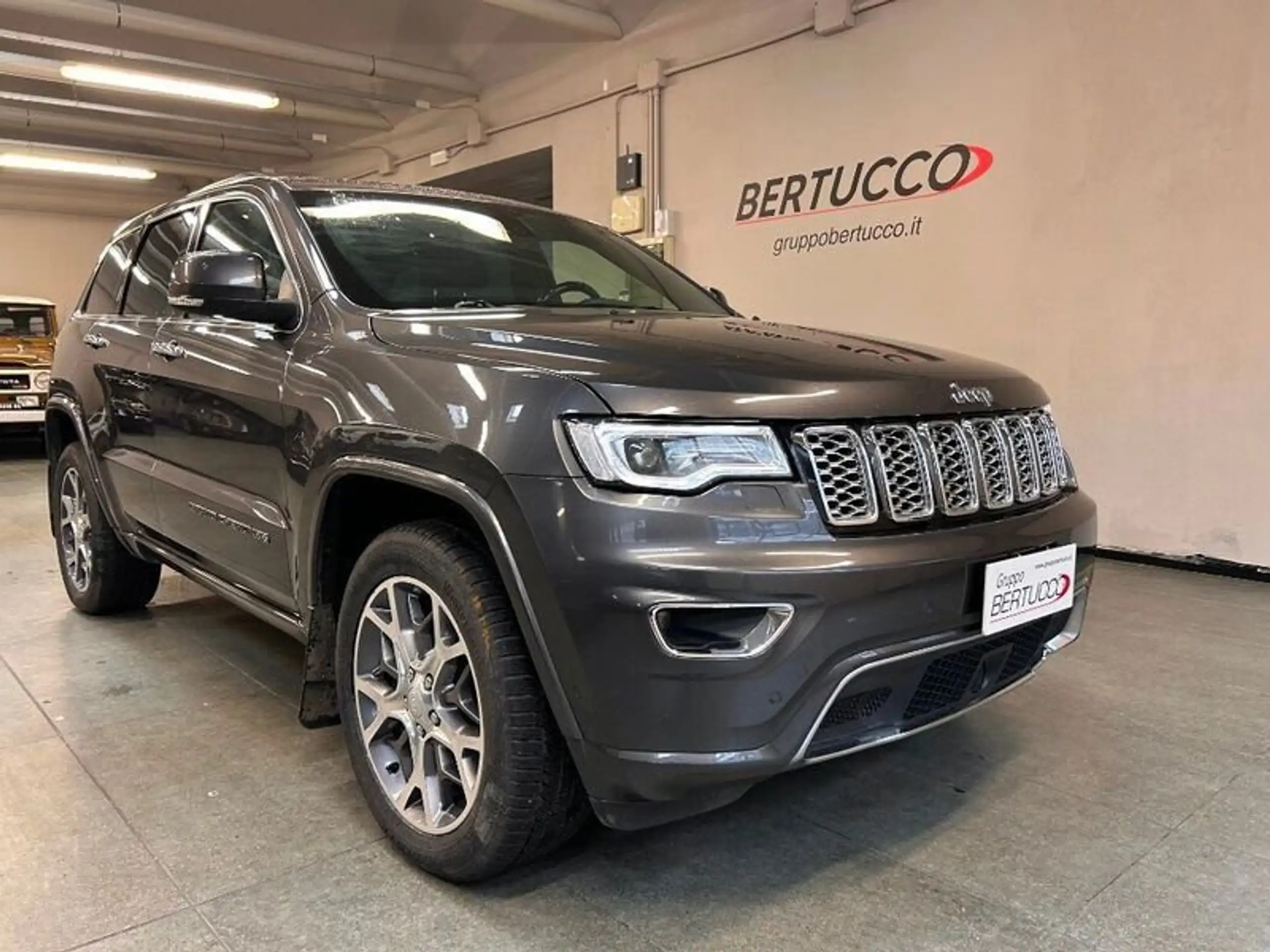 Jeep - Grand Cherokee