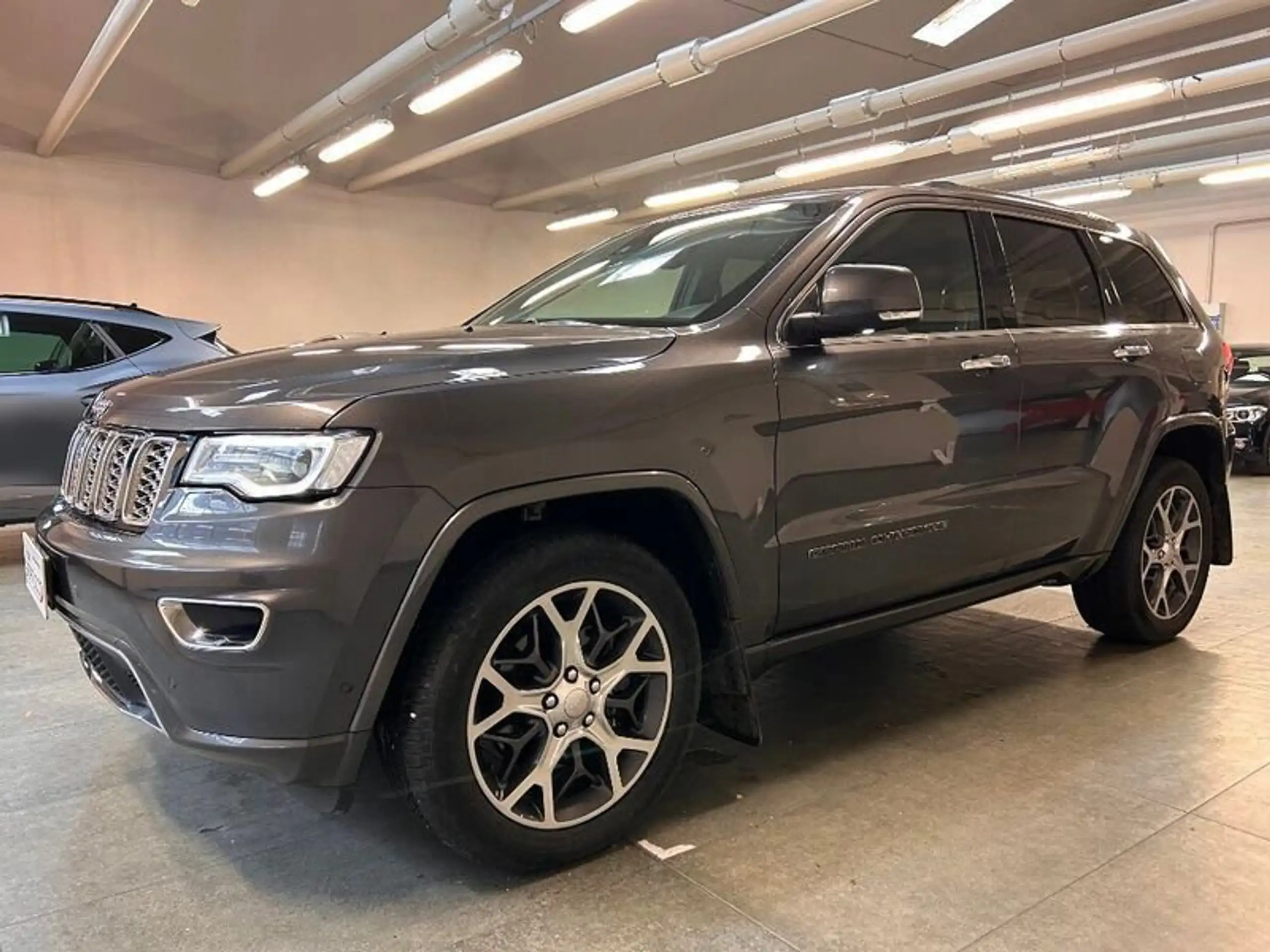 Jeep - Grand Cherokee