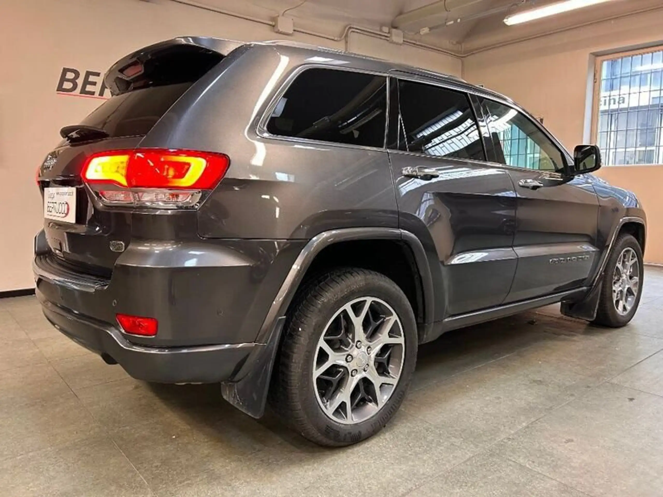 Jeep - Grand Cherokee