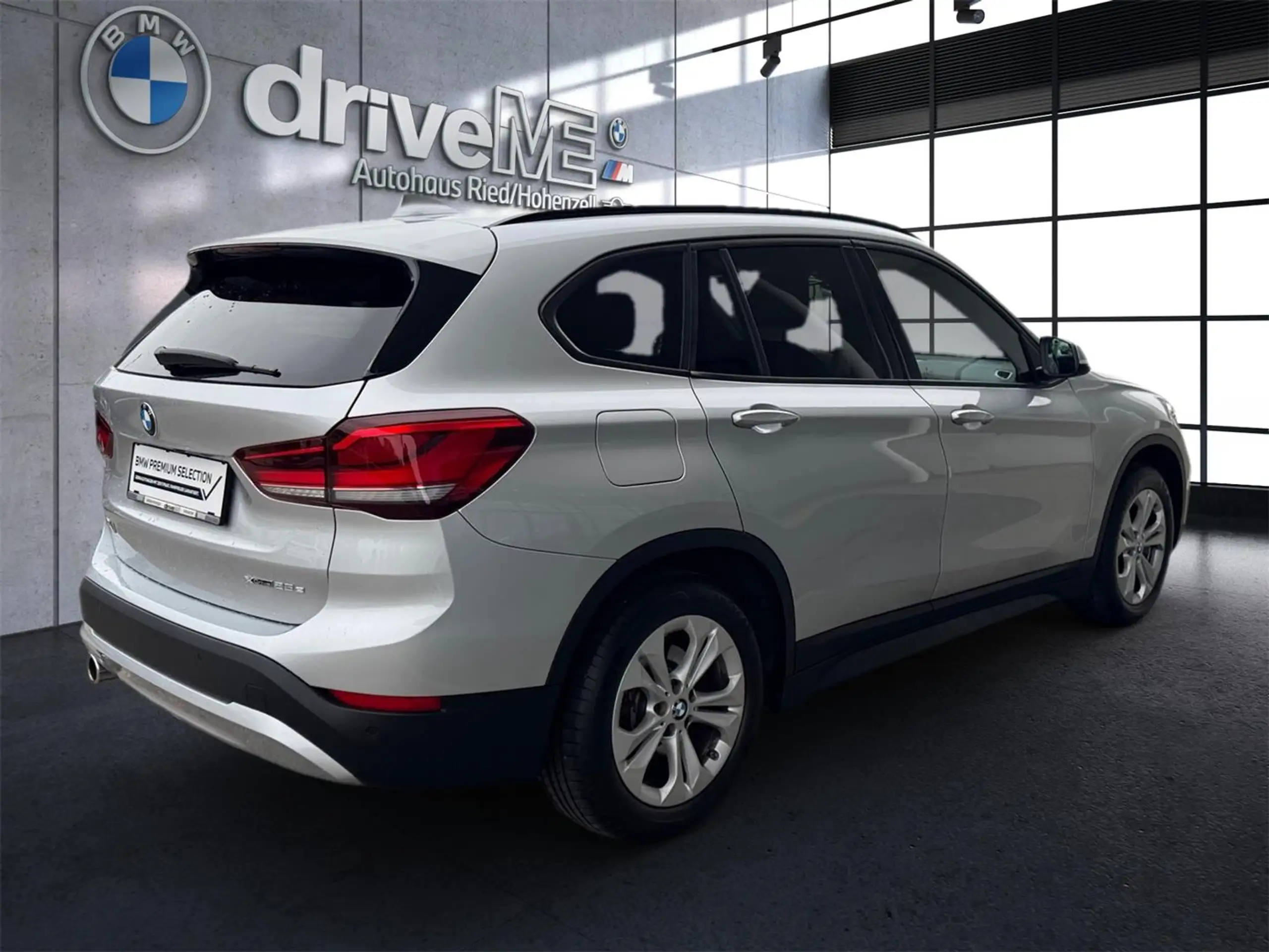 BMW - X1