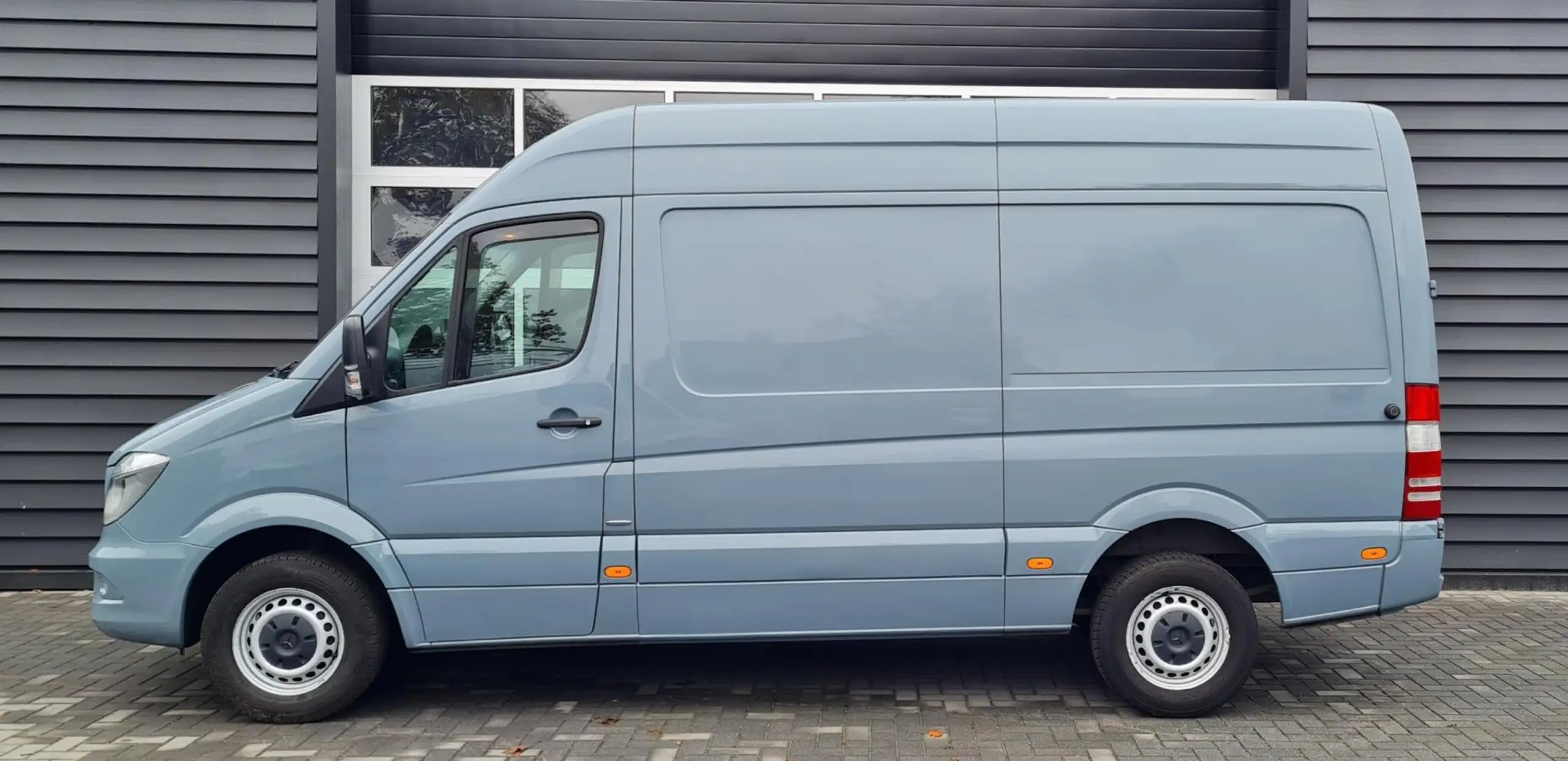 Mercedes-Benz - Sprinter