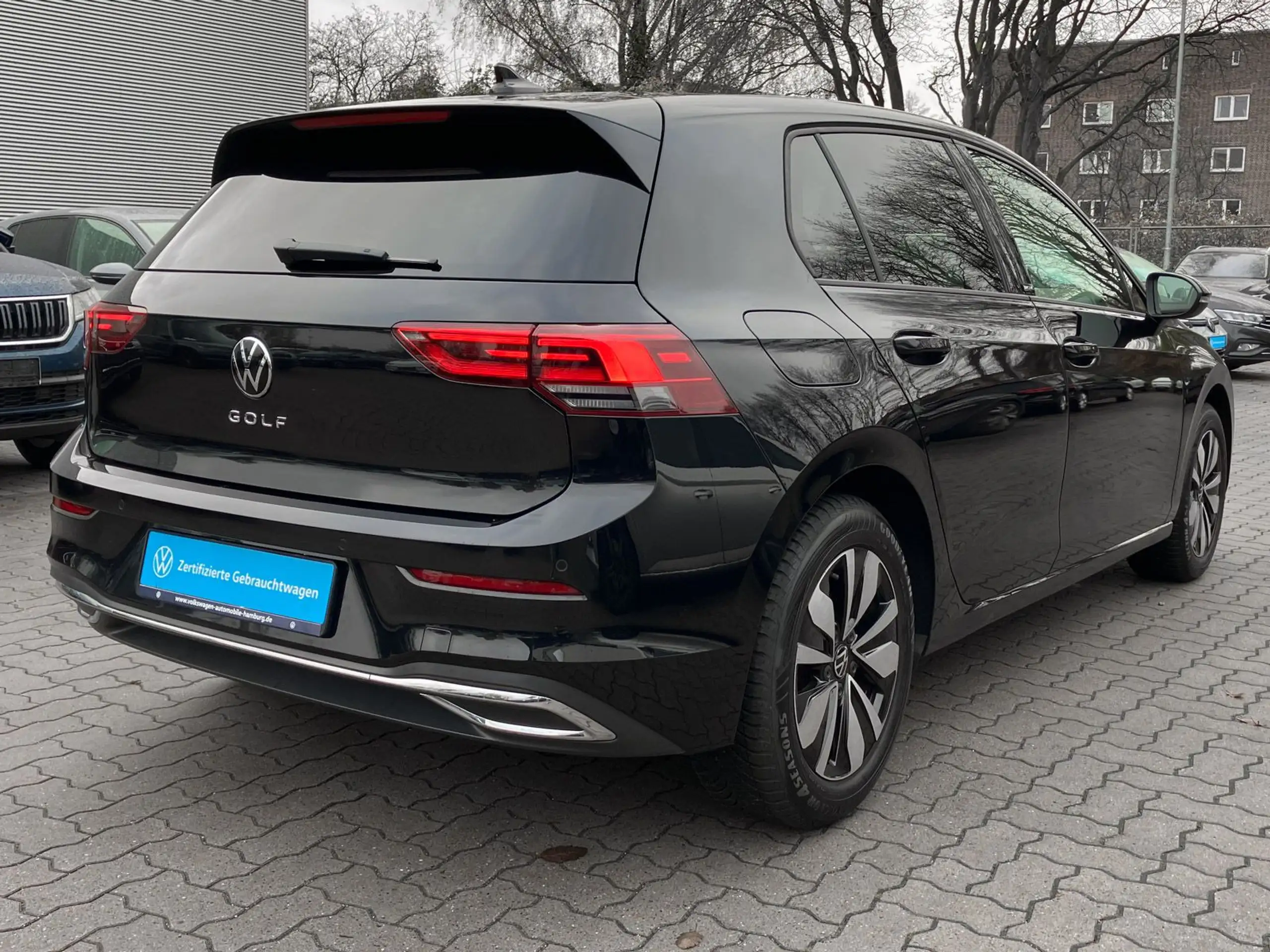 Volkswagen - Golf