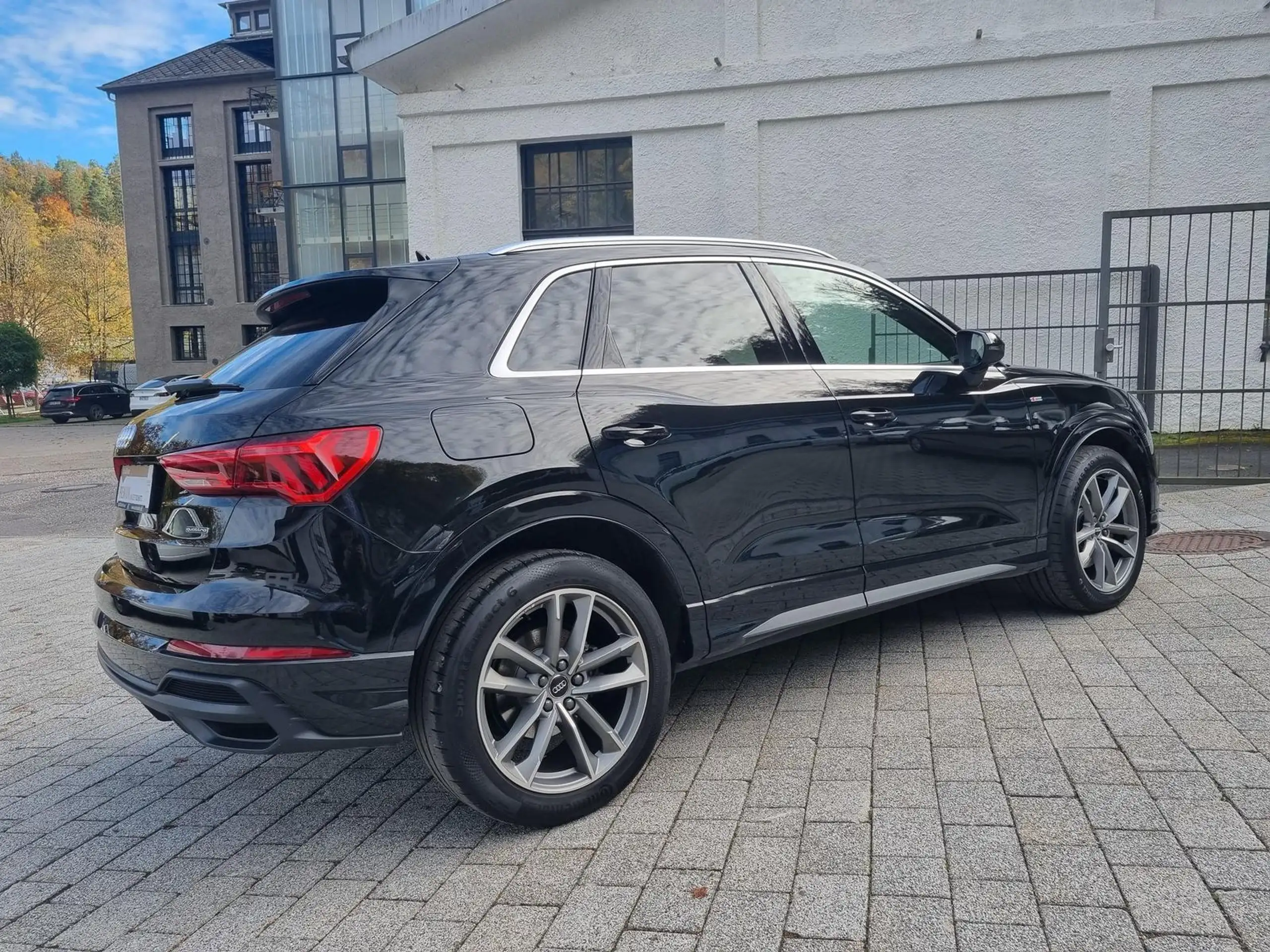 Audi - Q3