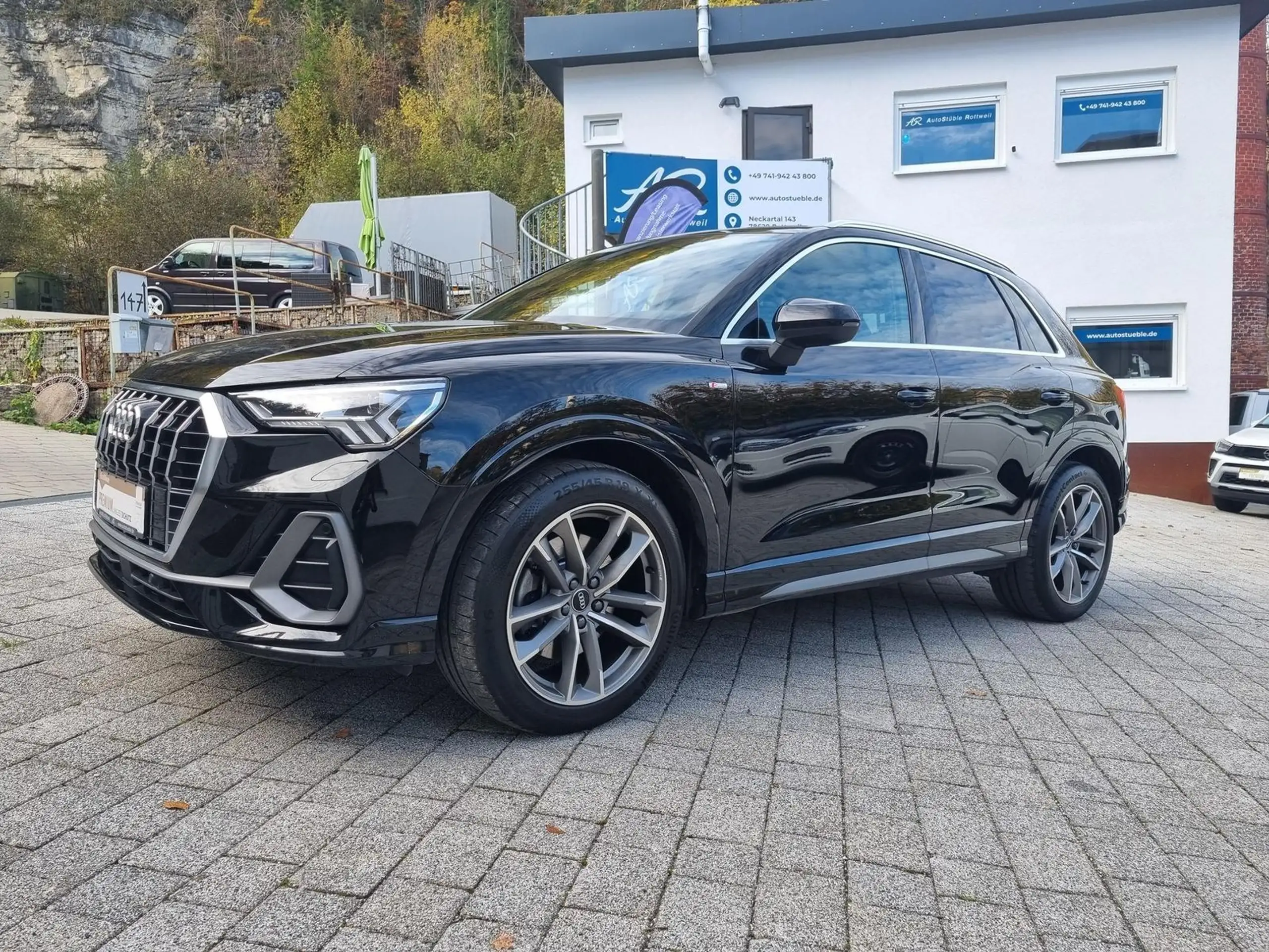 Audi - Q3