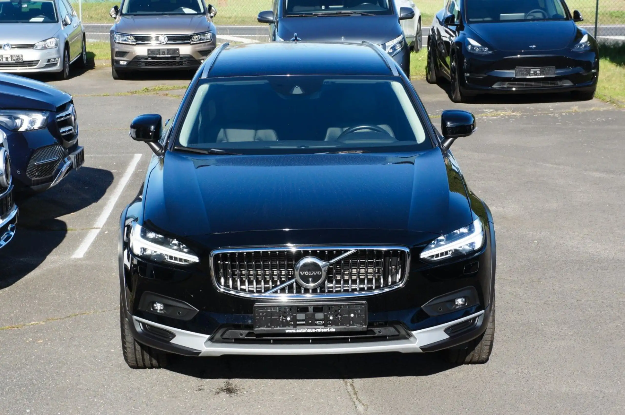 Volvo - V90 Cross Country