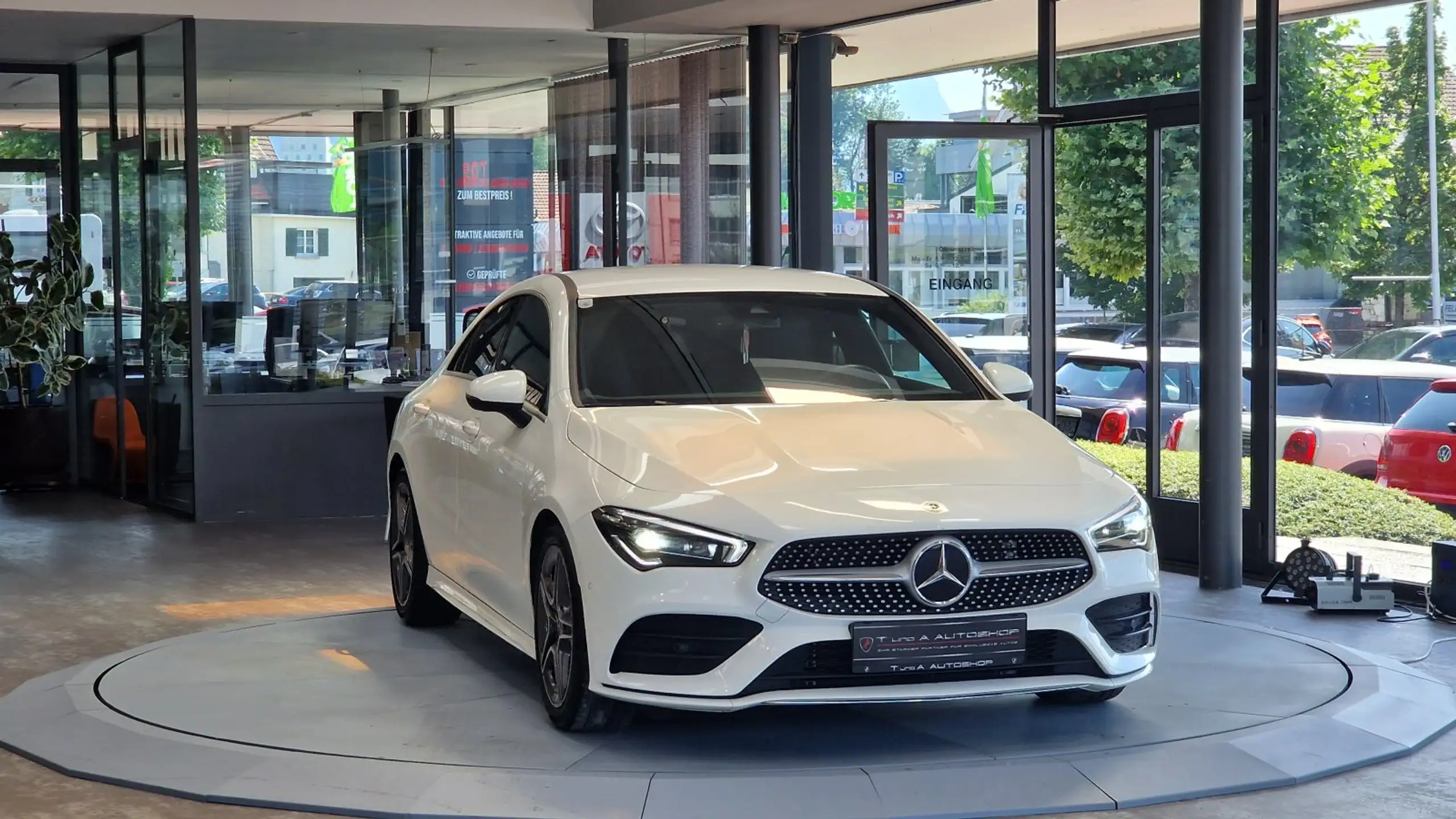 Mercedes-Benz - CLA 180