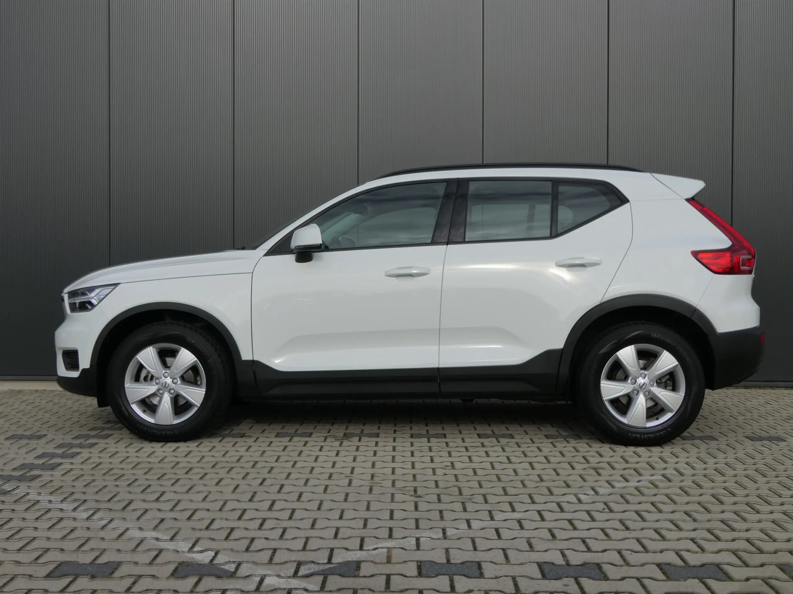 Volvo - XC40