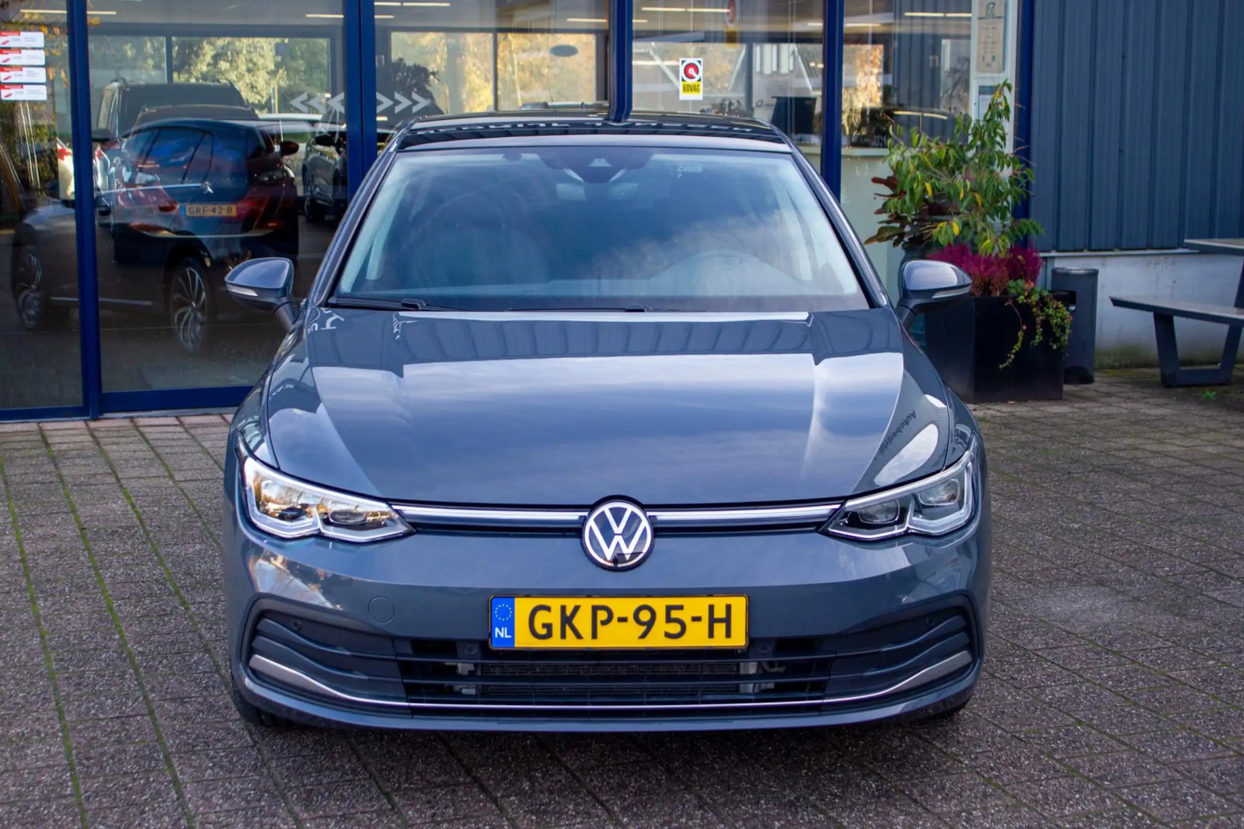 Volkswagen - Golf