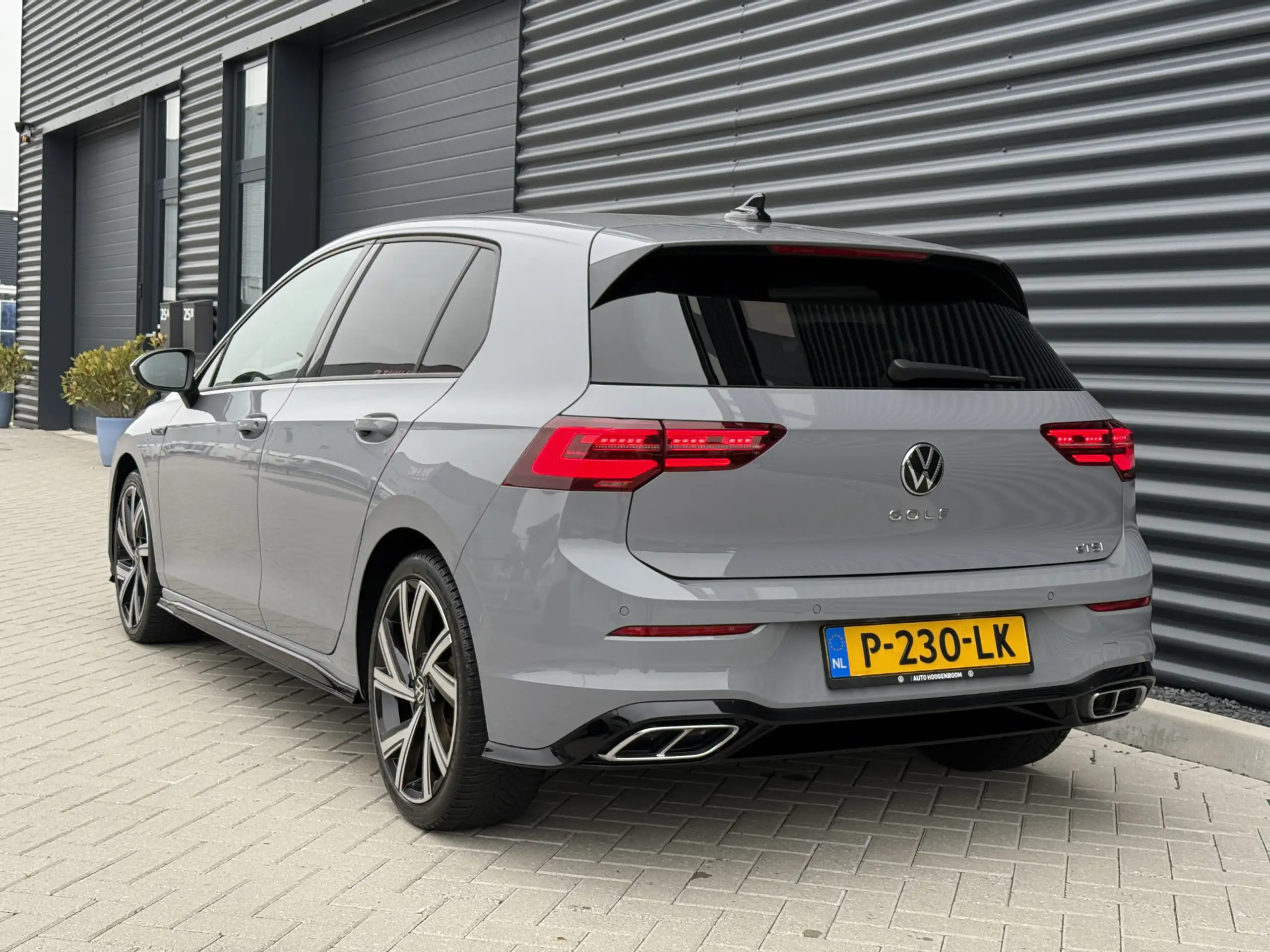 Volkswagen - Golf