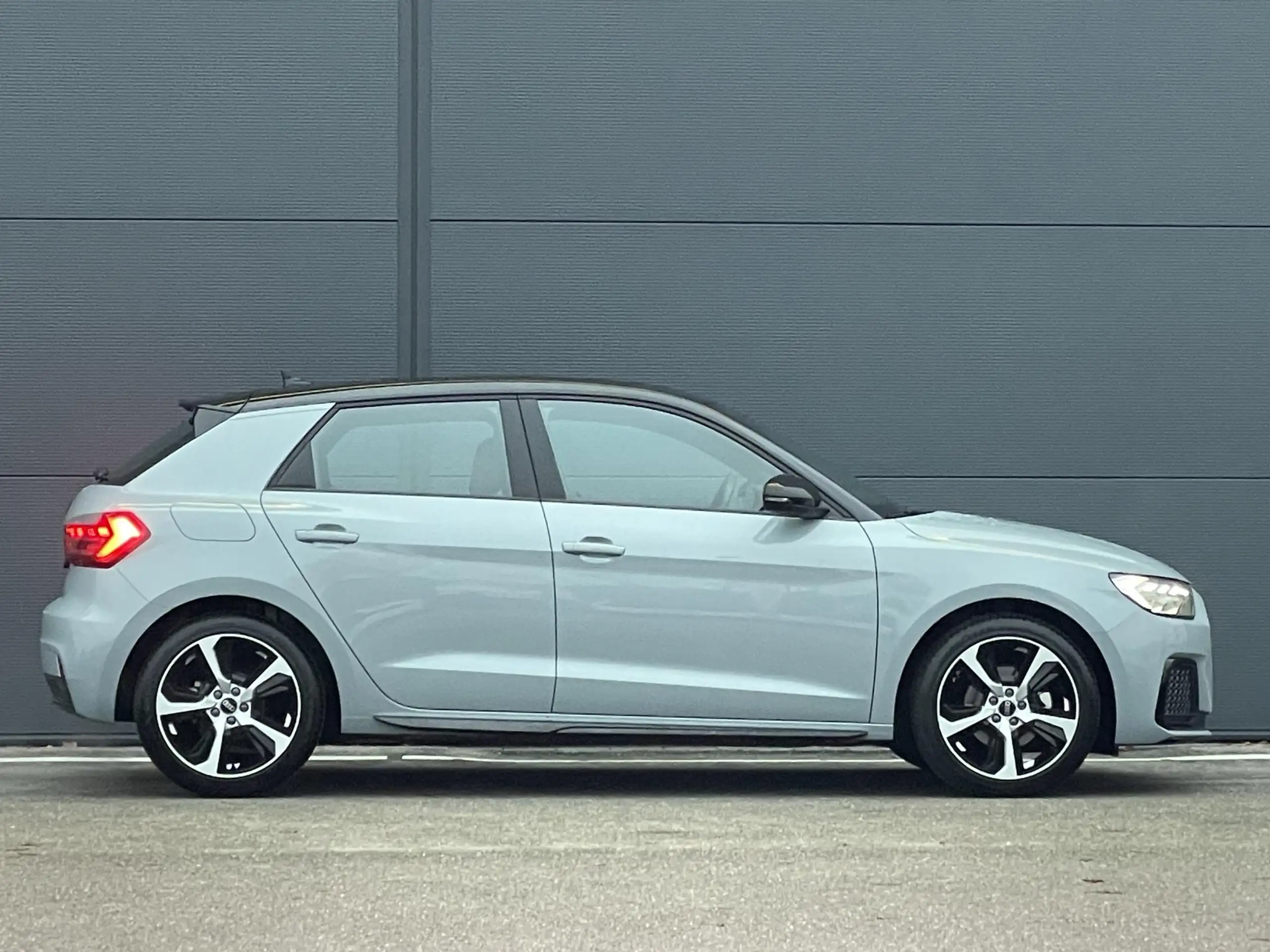 Audi - A1