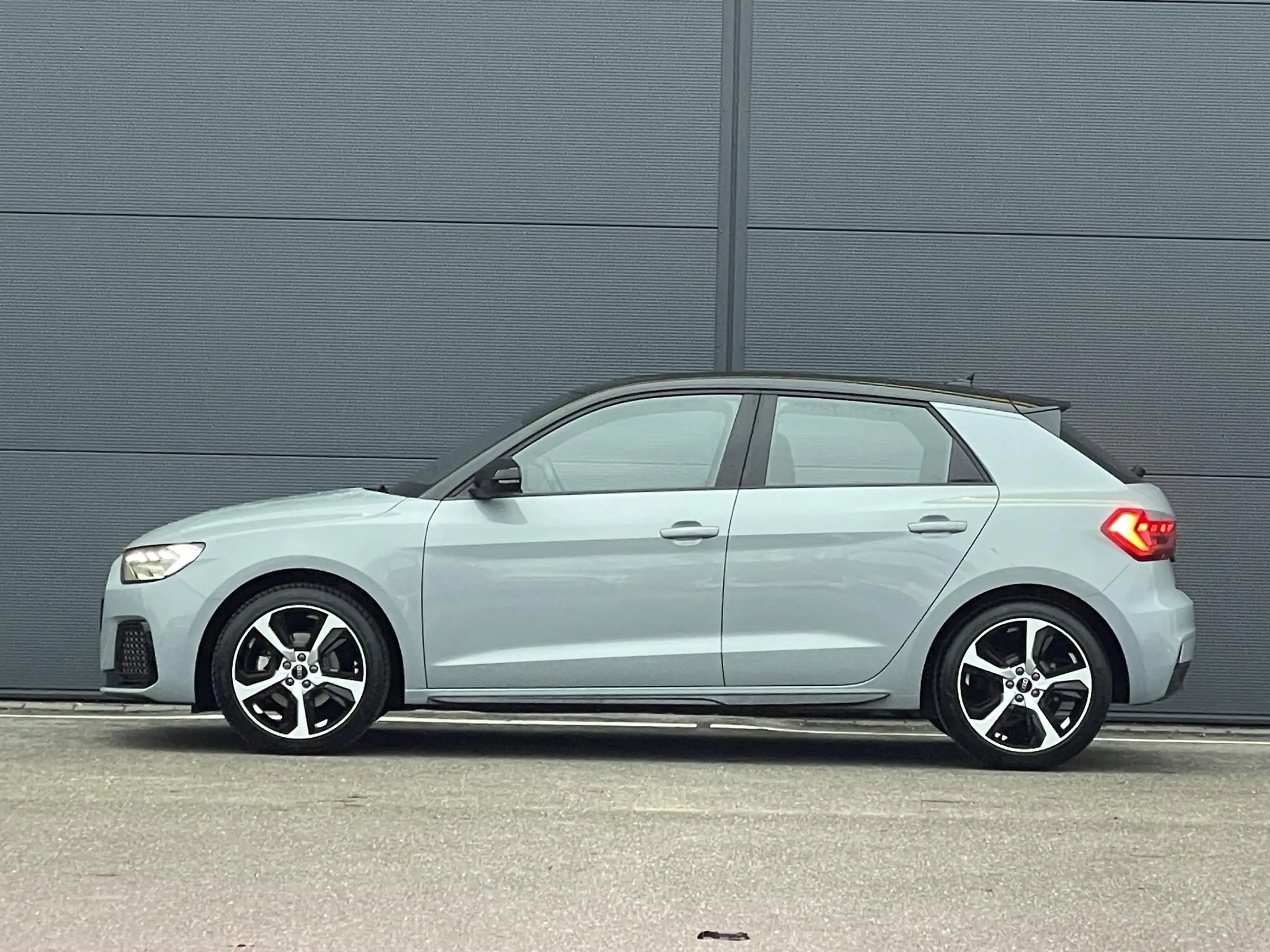 Audi - A1