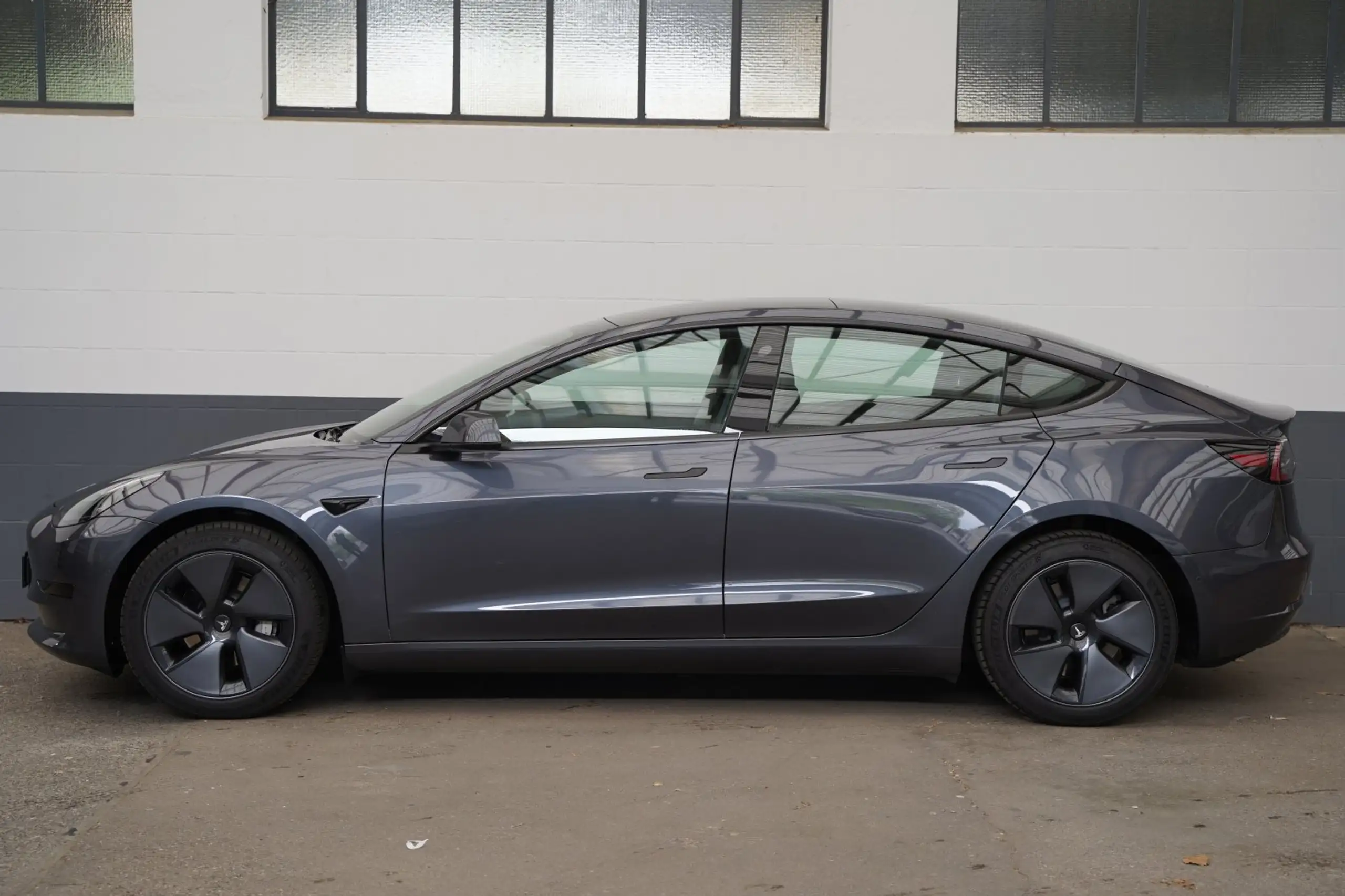 Tesla - Model 3