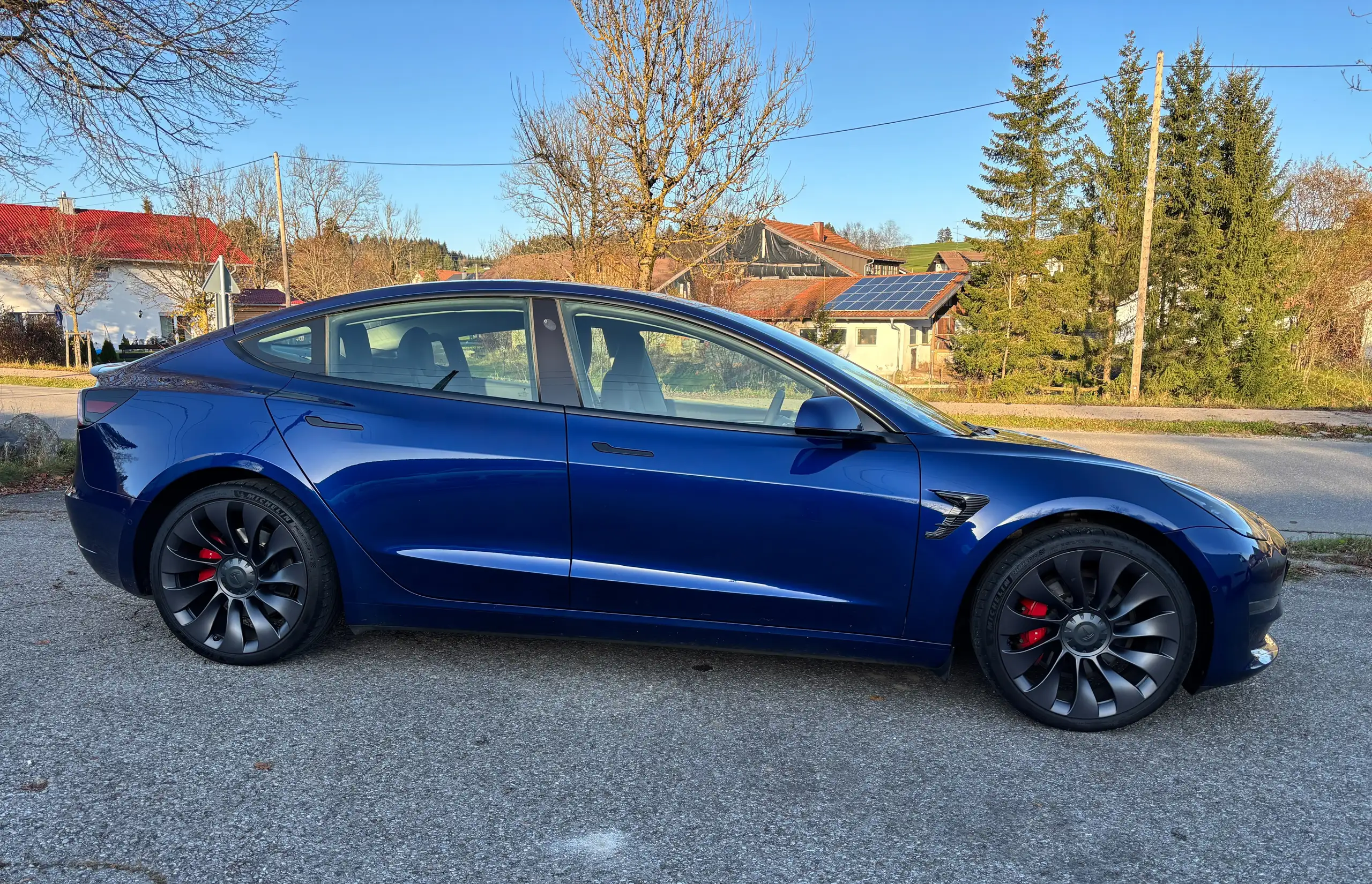 Tesla - Model 3