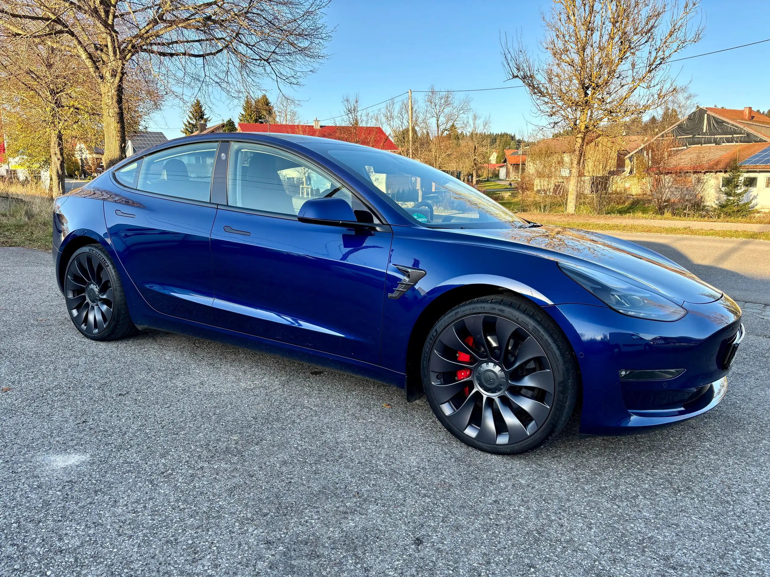 Tesla - Model 3