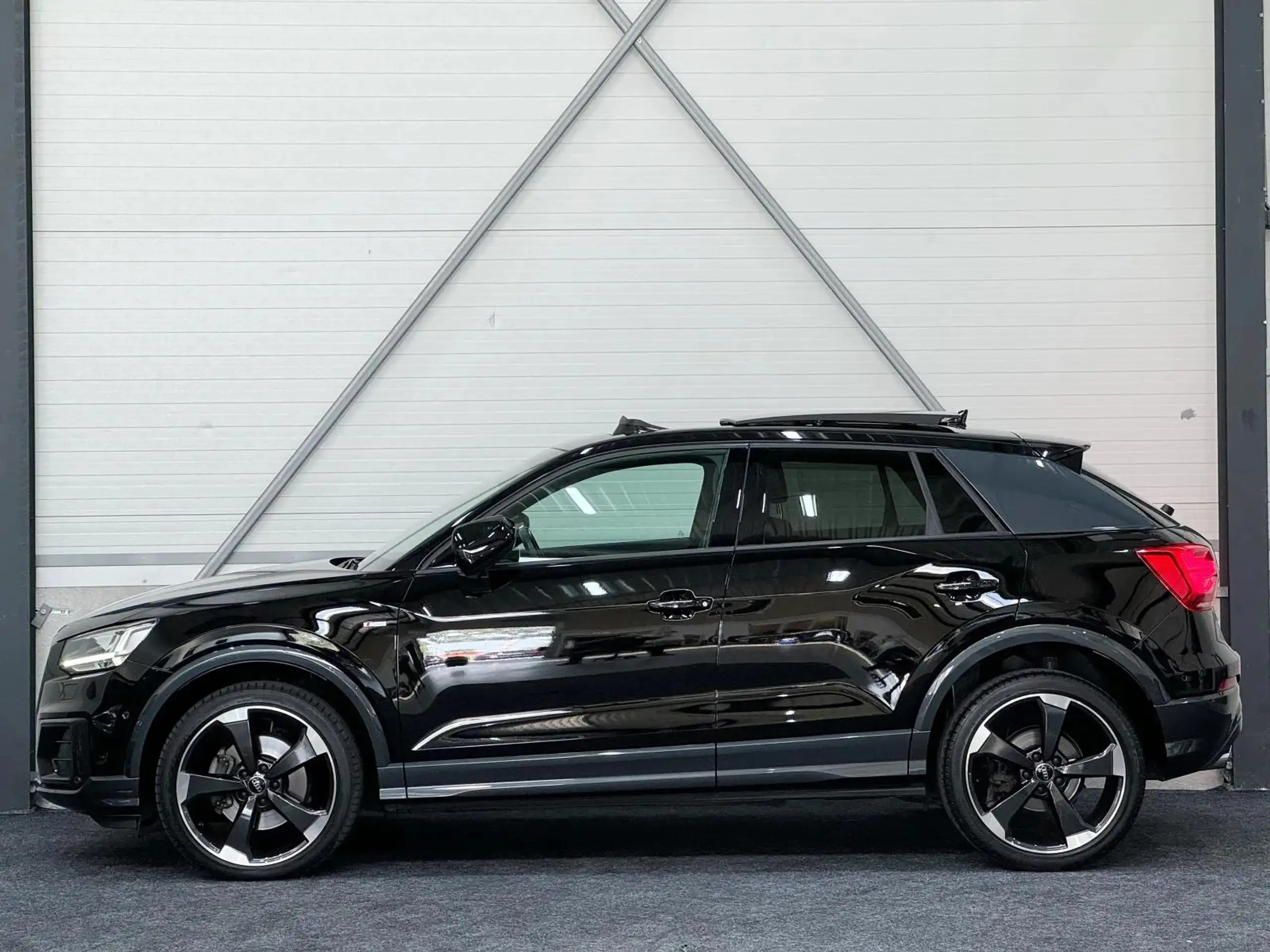 Audi - Q2