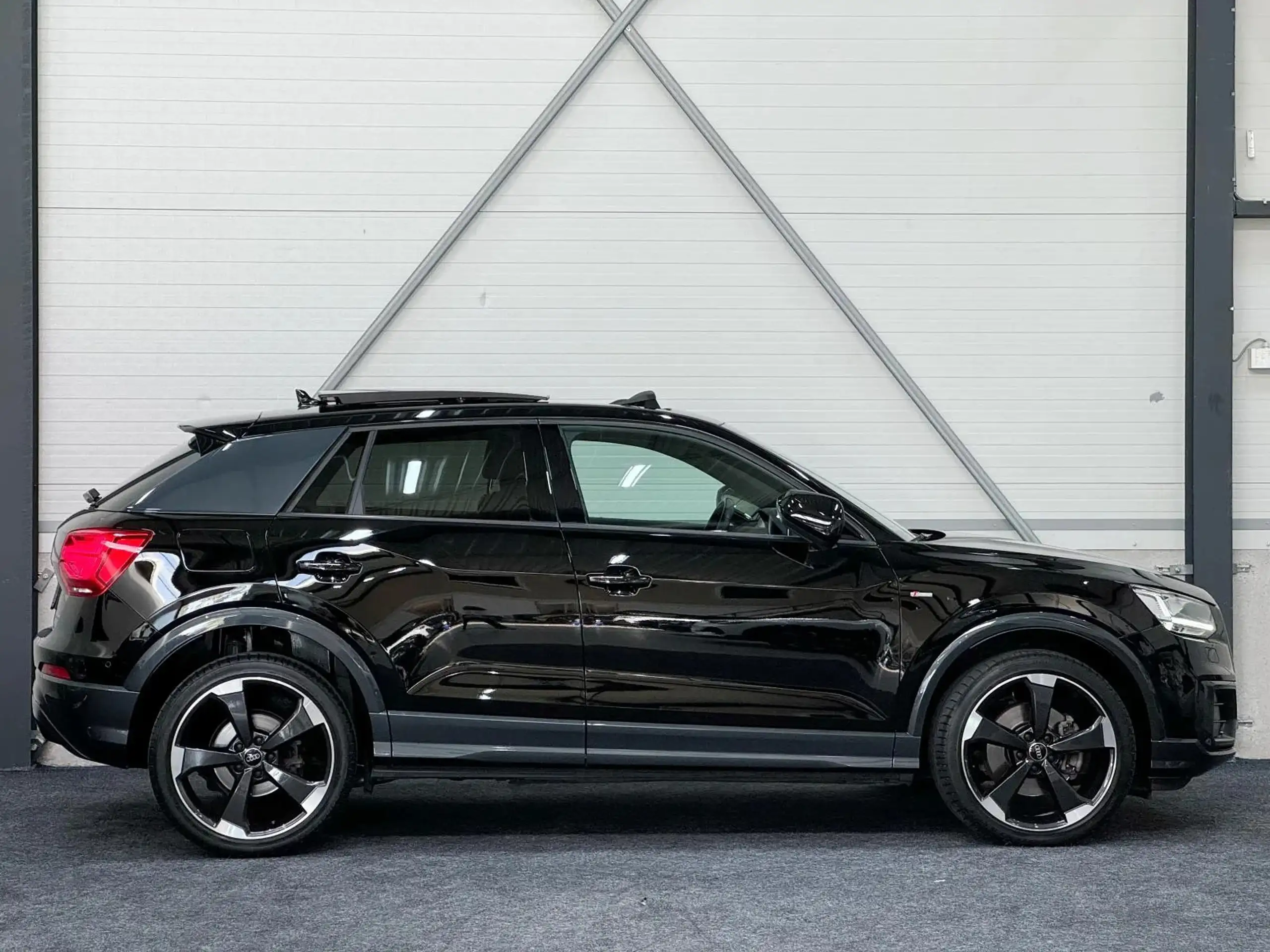 Audi - Q2