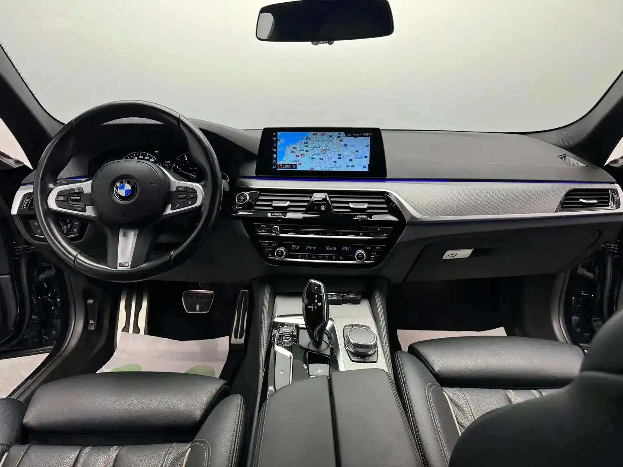 BMW - 520